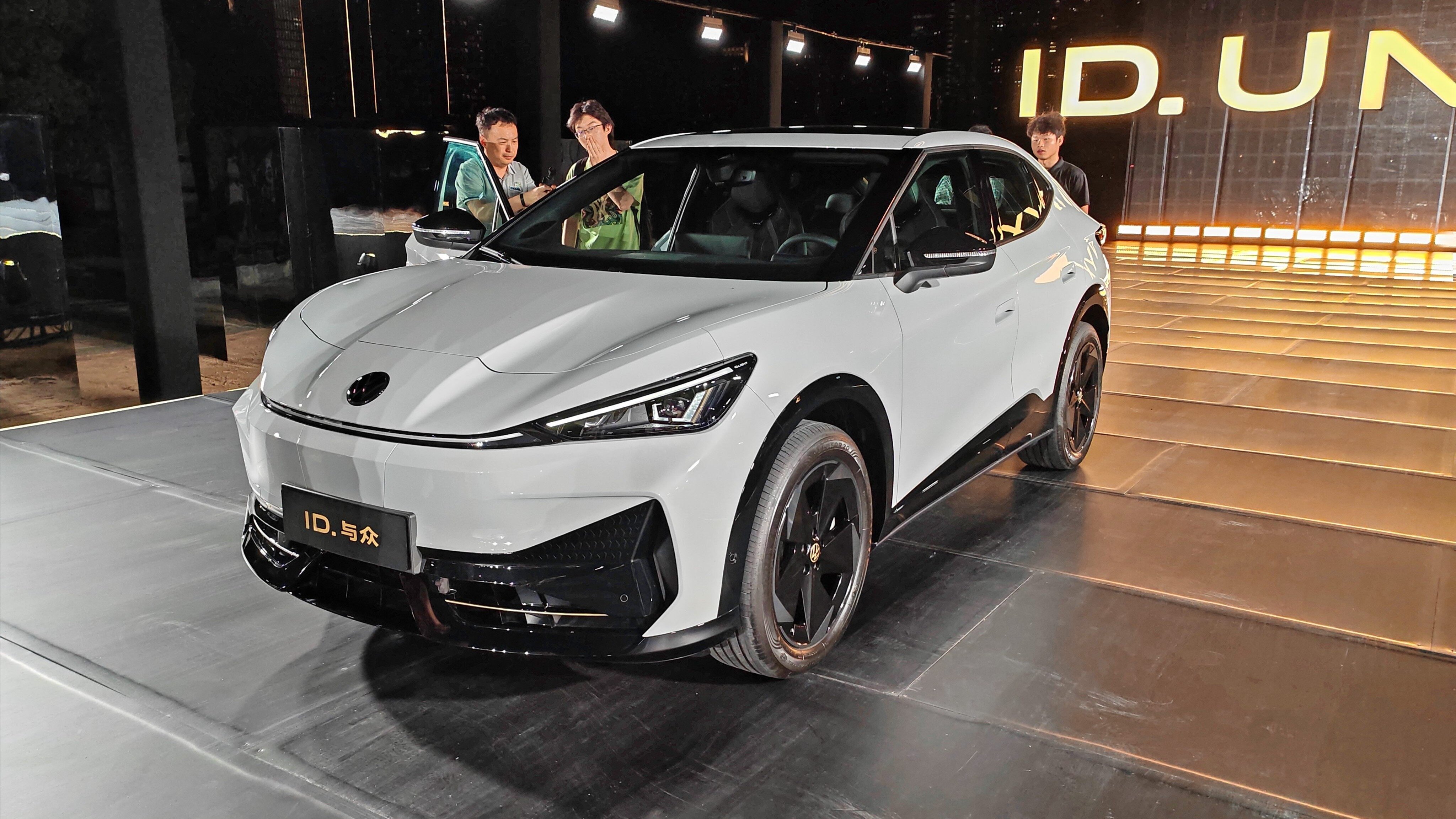 Купеобразный кроссовер VW ID.Unyx начали продавать в Китае: два электромотора, батарея на 621 км и цена от 2,5 млн рублей