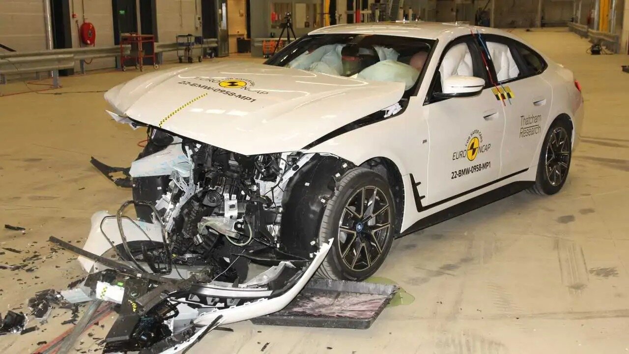 BMW i4 неожиданно получил всего четыре звезды на краш-тестах Euro NCAP