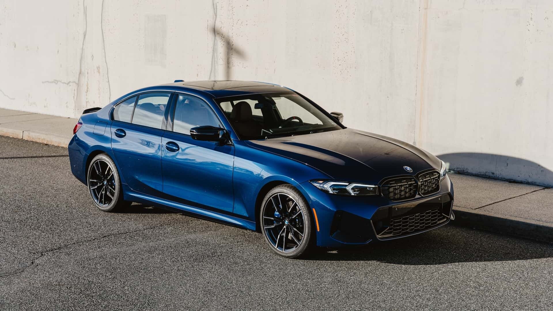BMW 3 серии вышел в юбилейной спецверсии в честь 50-летия модели
