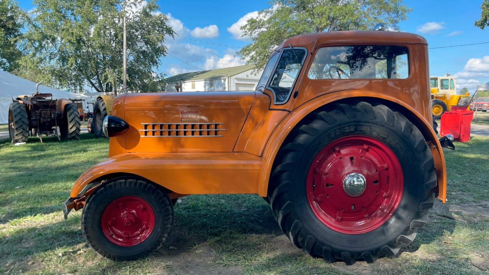 С молотка уйдёт редкий гибрид трактора и автомобиля из 1930-х