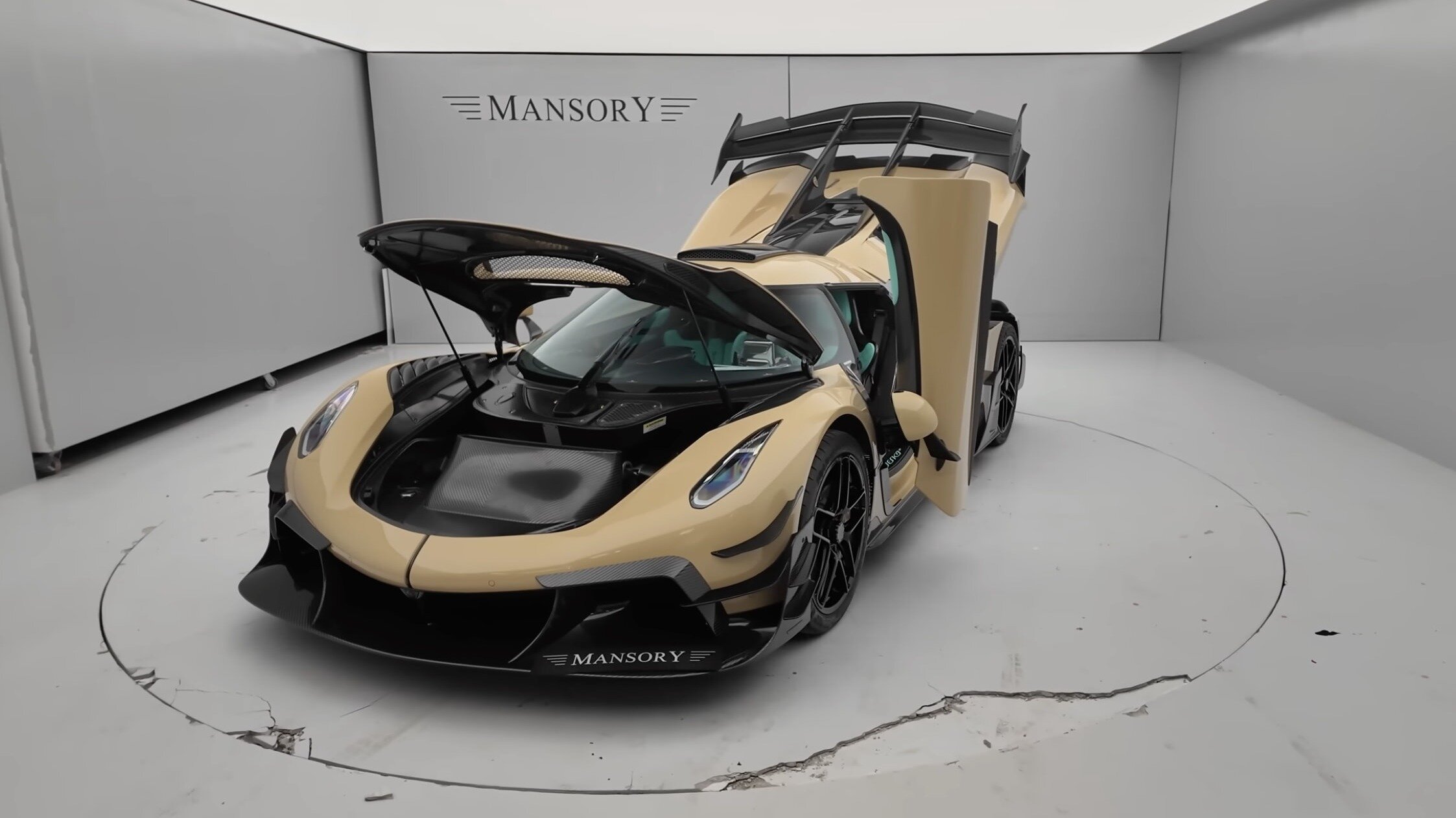 Эпатажное ателье Mansory впервые доработало гиперкар Koenigsegg для казино