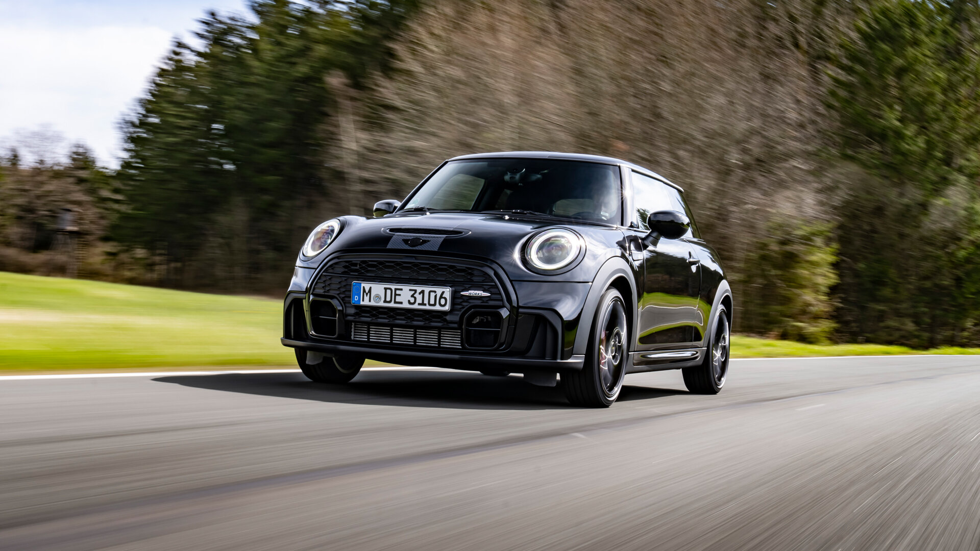 Самый мощный MINI получил спецверсию с «механикой» — возможно, последнюю