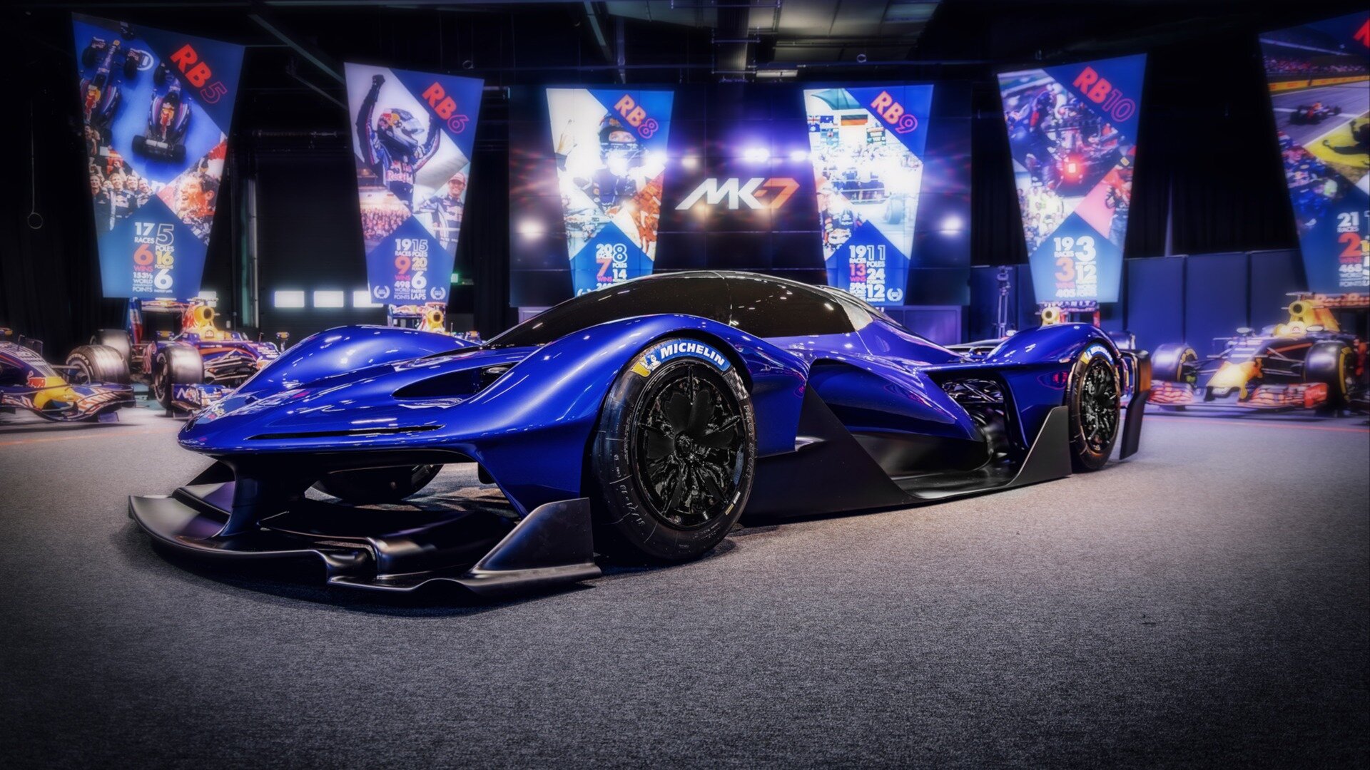 Представлен гиперкар Red Bull RB17: много карбона и 1200 гибридных сил