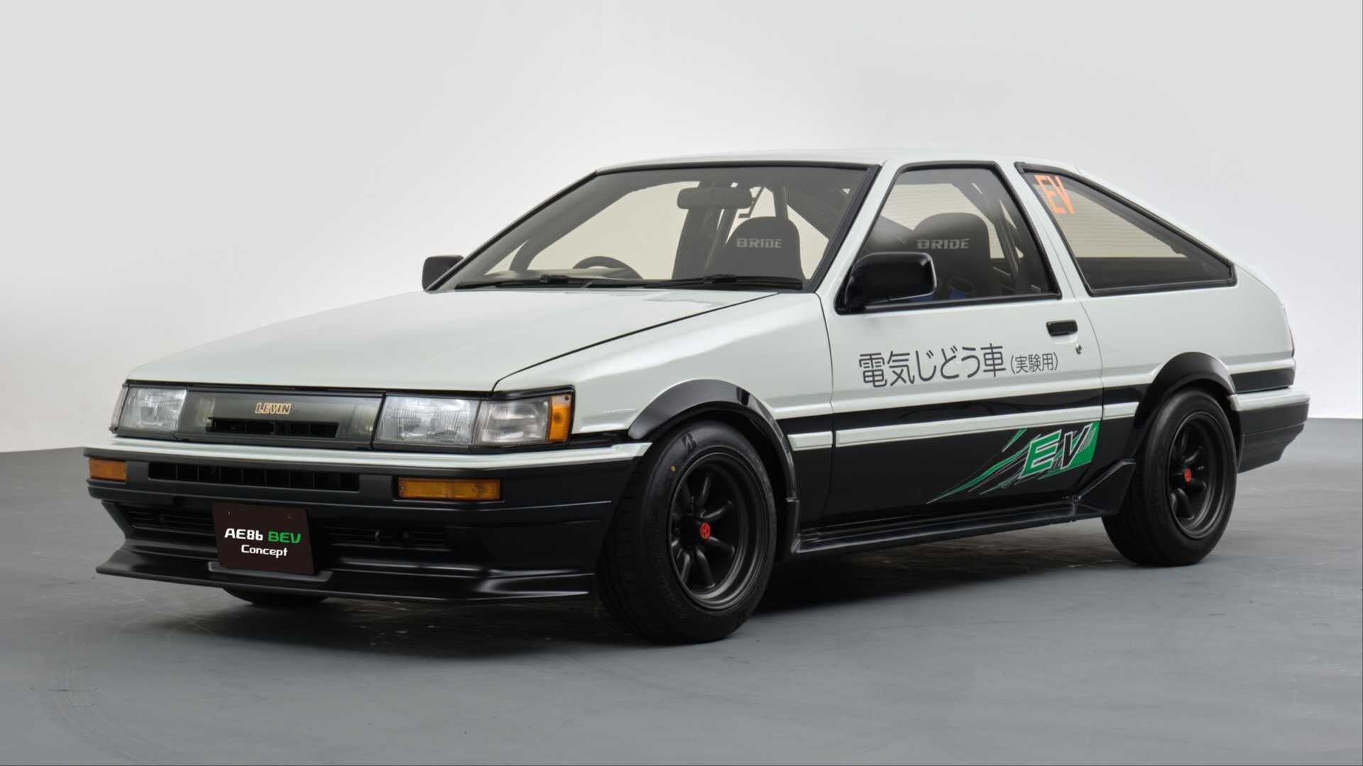 Гоночное подразделение Toyota начало сдавать культовые спорткары AE86 в аренду