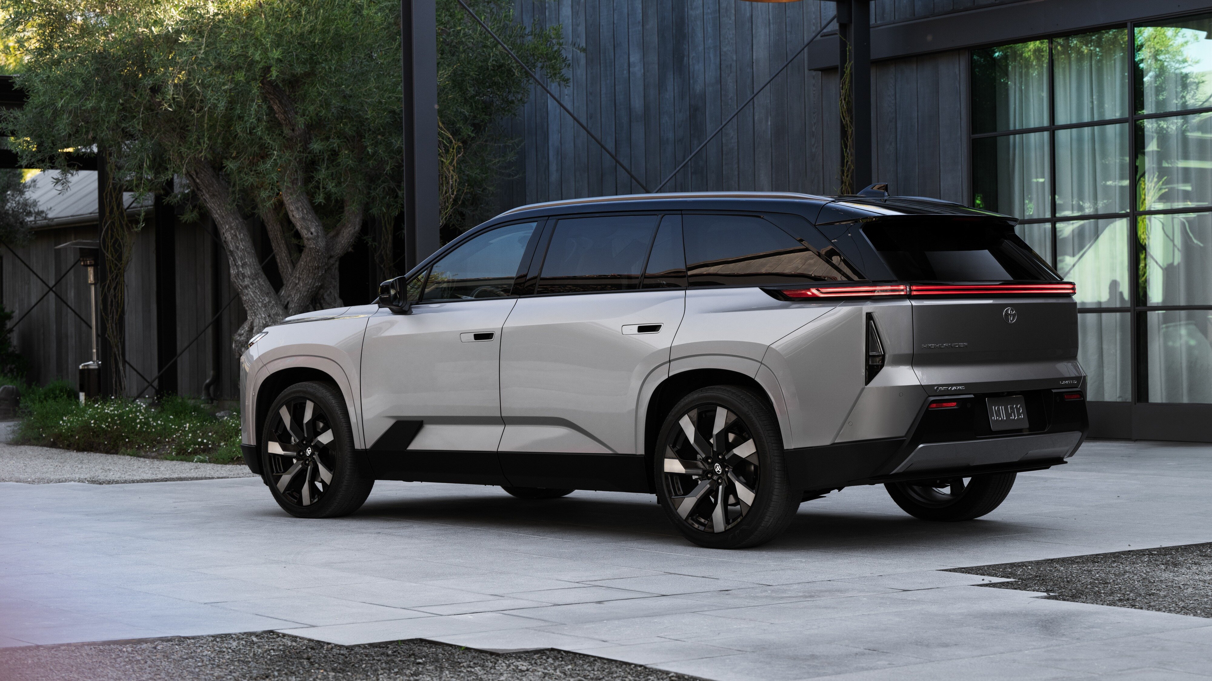 Toyota запатентовала новый тип скрытых дверных ручек