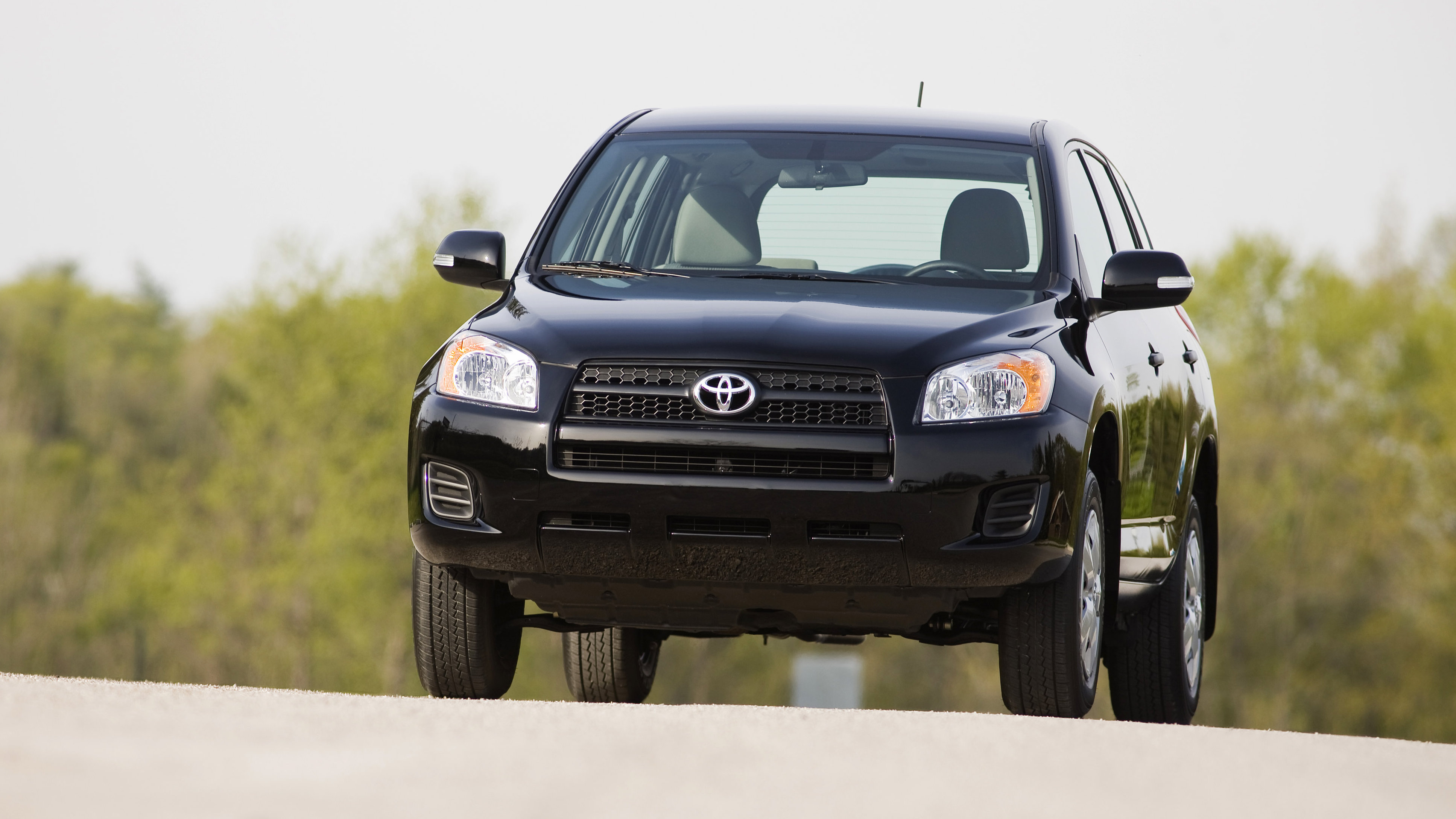 Toyota отзывает 20-летние RAV4: они могут потерять управляемость