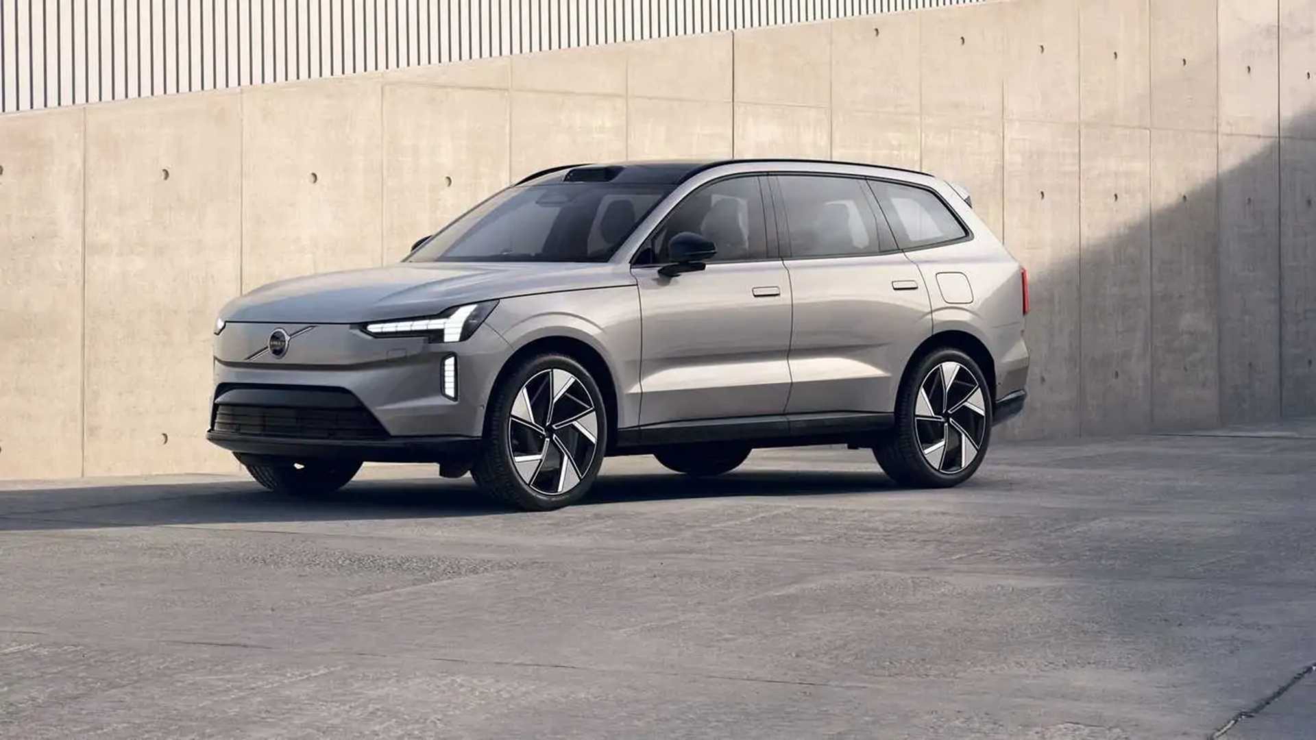 Volvo отказалась от цели выпускать только электромобили к 2030 году