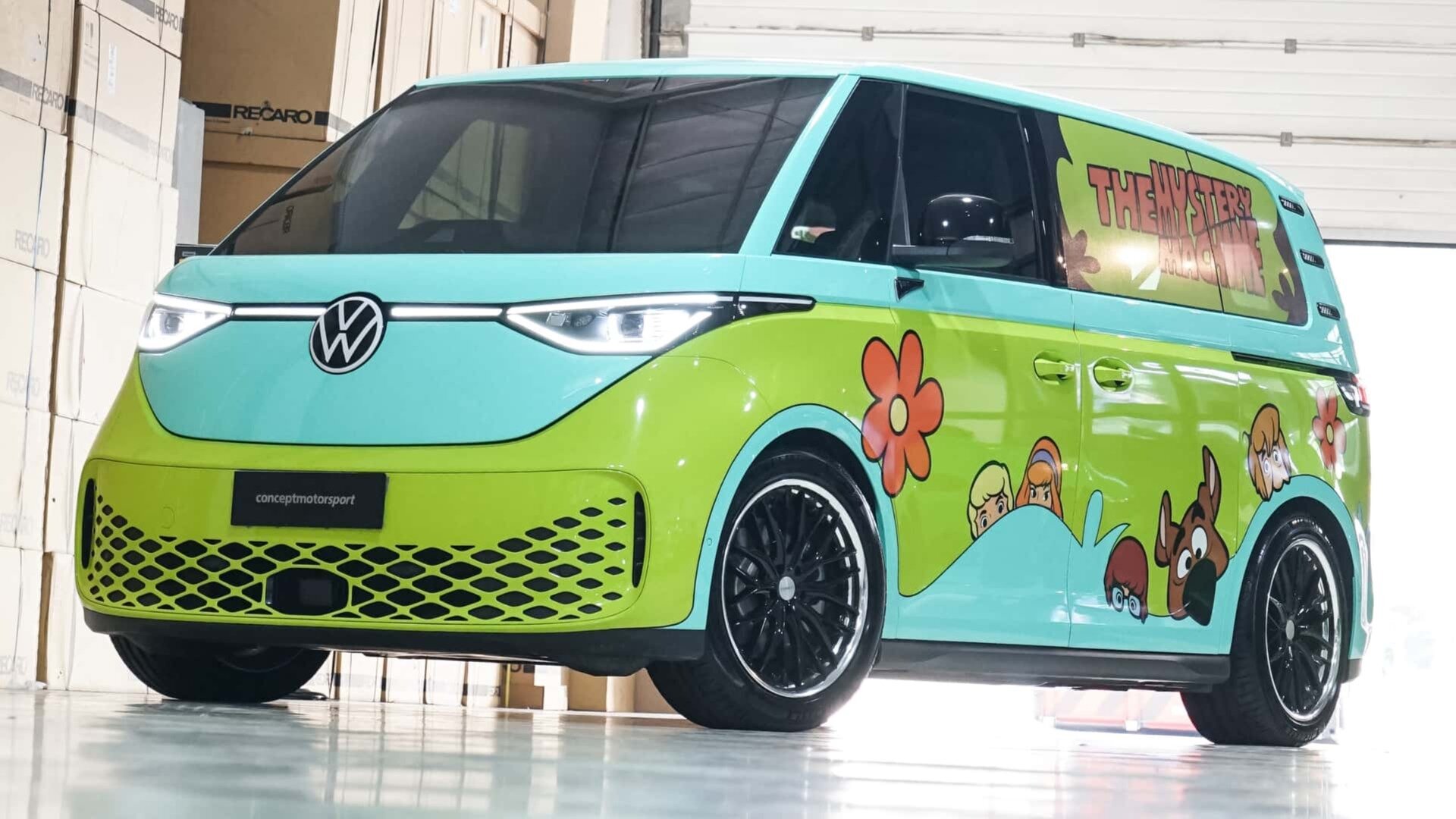 Электровэн Volkswagen ID. Buzz превратили в фургон «Скуби-Ду» с доработанной подвеской