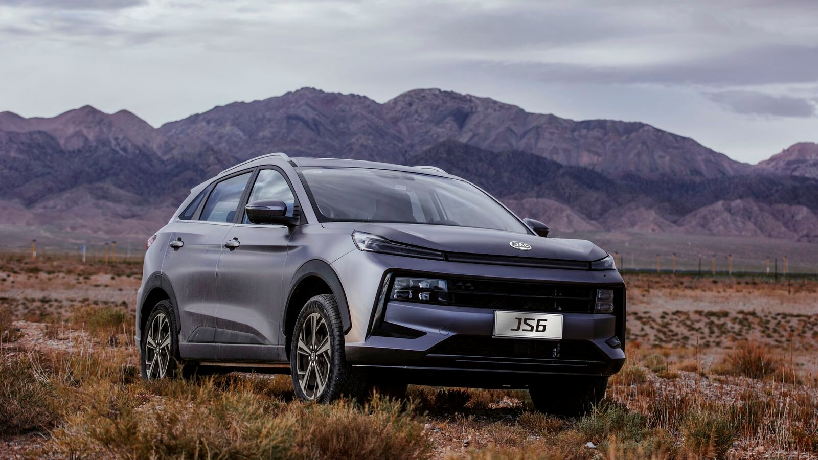 В России стартовали продажи нового кроссовера JAC JS6: только передний привод и цена от 2,6 миллиона рублей