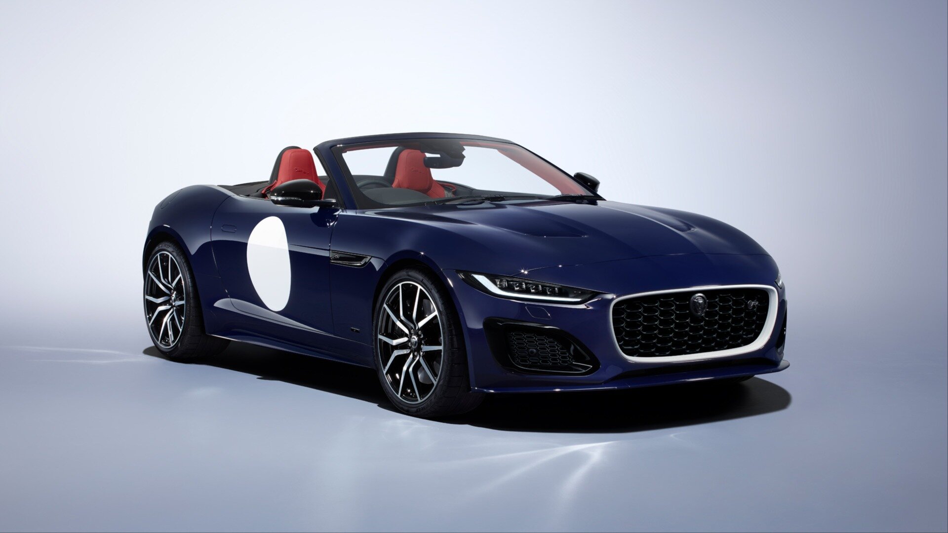 Jaguar прощается с бензиновыми спорткарами особой версией F-Type