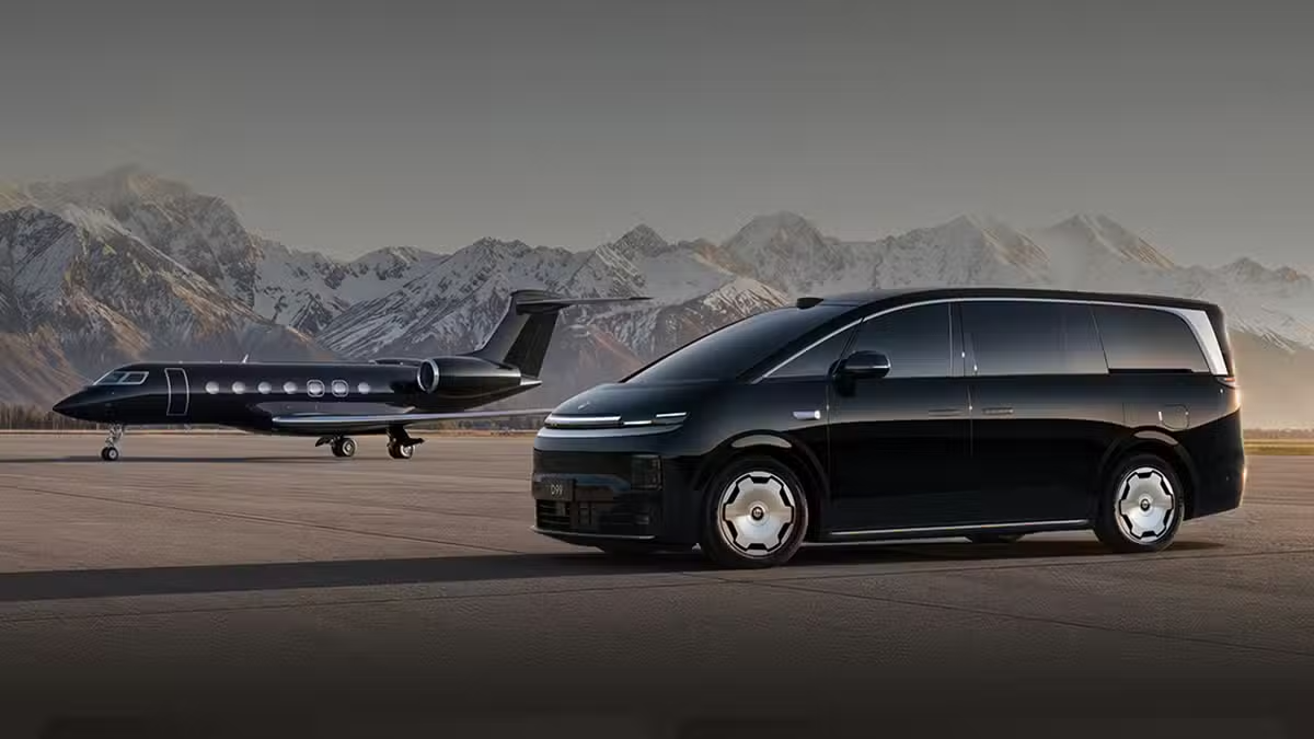 Появились фотографии флагманского минивэна китайской марки Leapmotor