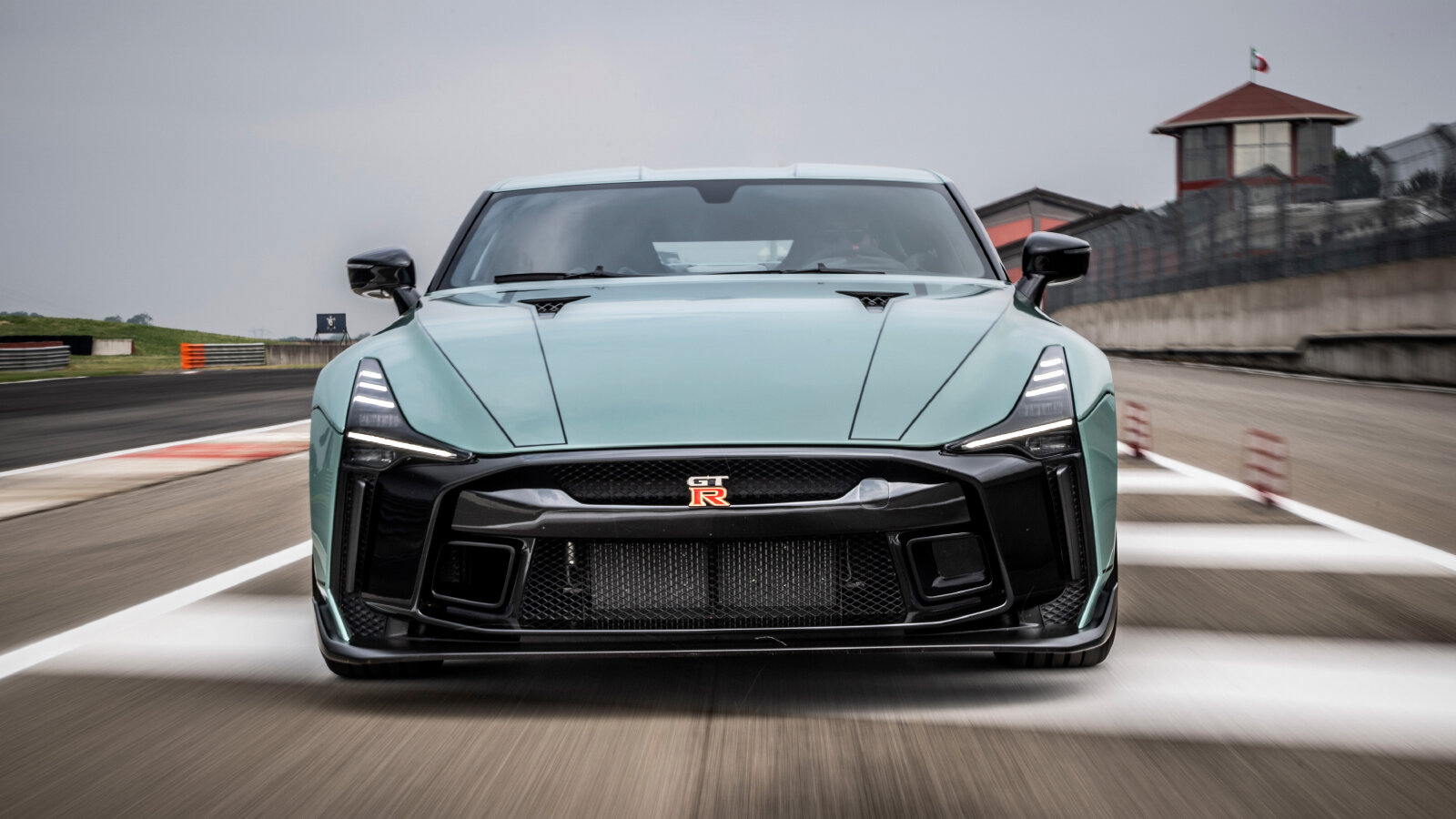 Новый Nissan GT-R: каким будет новое поколение культового спорткара