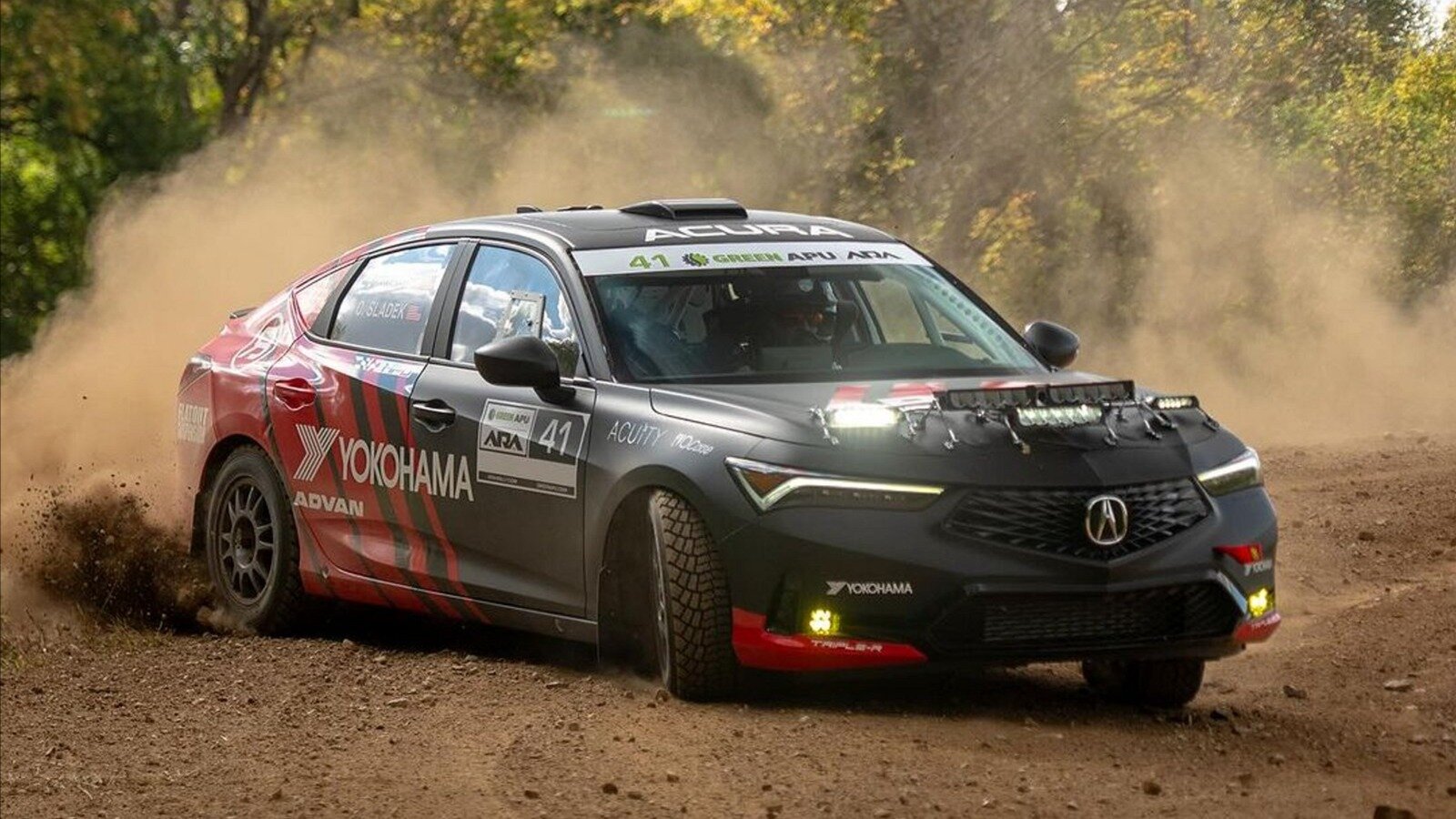 Сотрудники Honda в свободное время подготовили Acura Integra для ралли