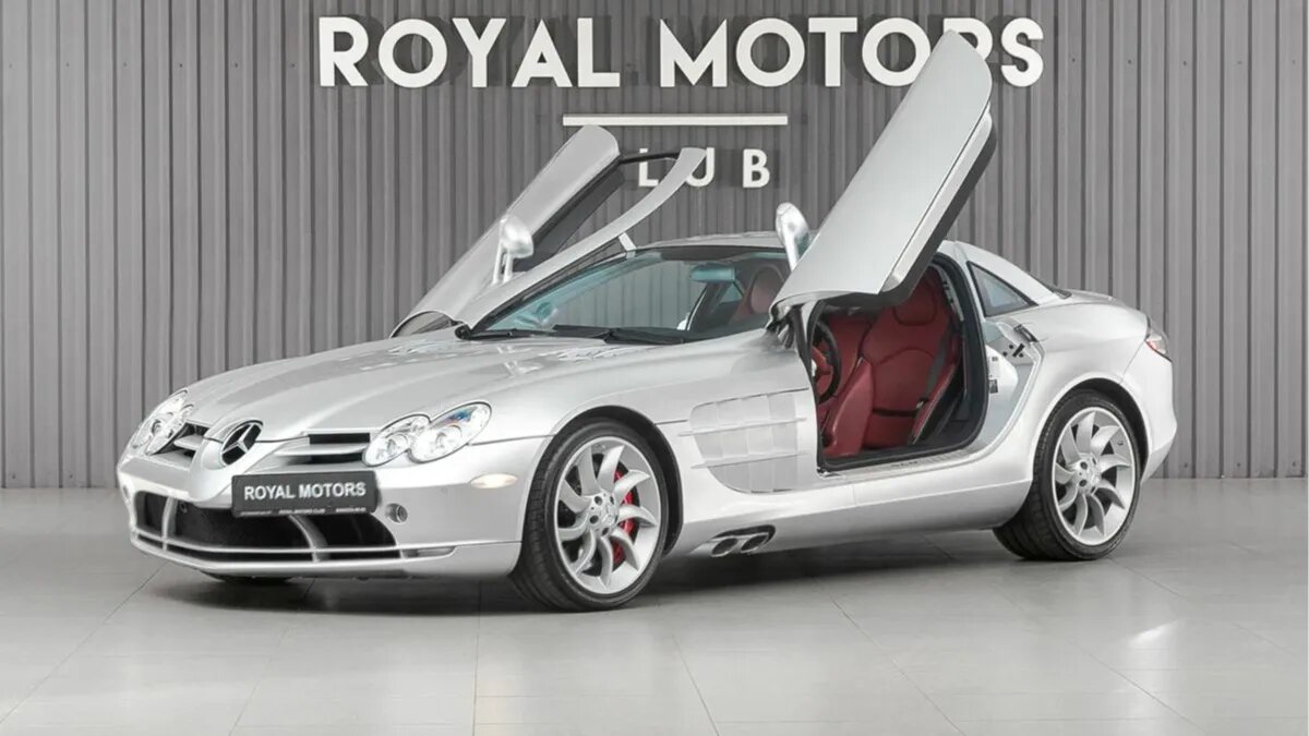 Редкий суперкар Mercedes-Benz SLR McLaren продают в России за 32,8 миллиона рублей