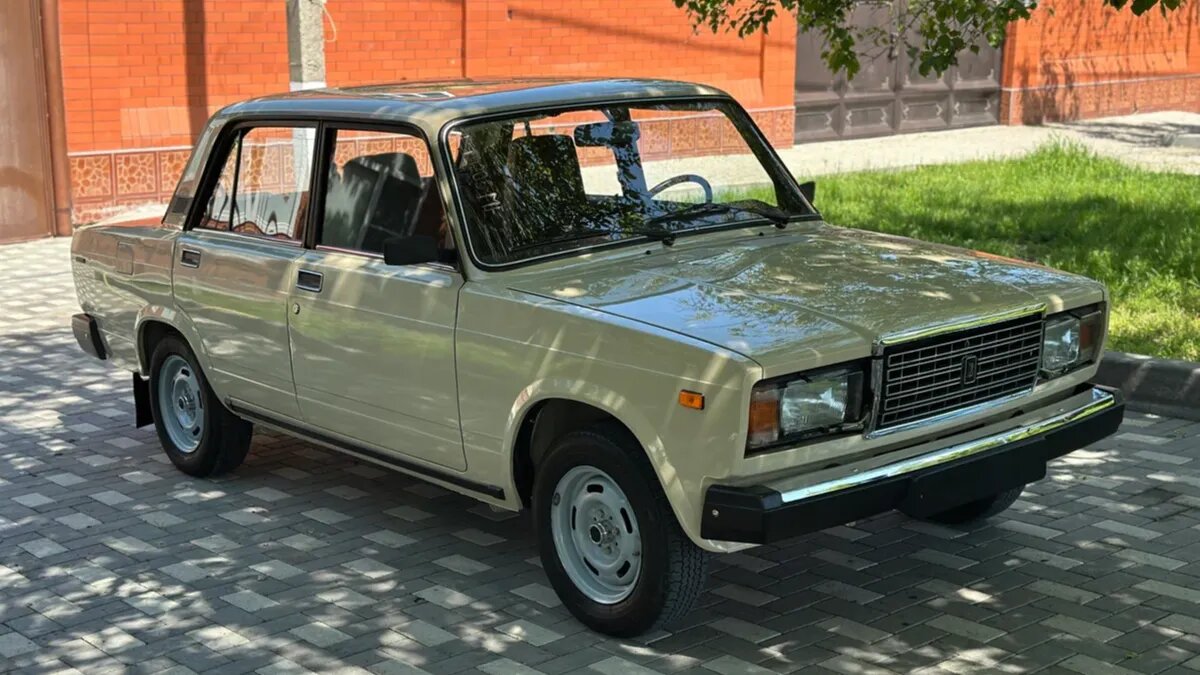 На Авто.ру выставили экспортную советскую «семёрку» с пробегом 6200 километров