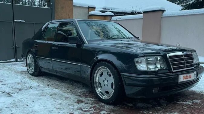 28-летний седан E 60 AMG вошёл в десятку самых дорогих Мерседесов, которые продают на Авто.ру