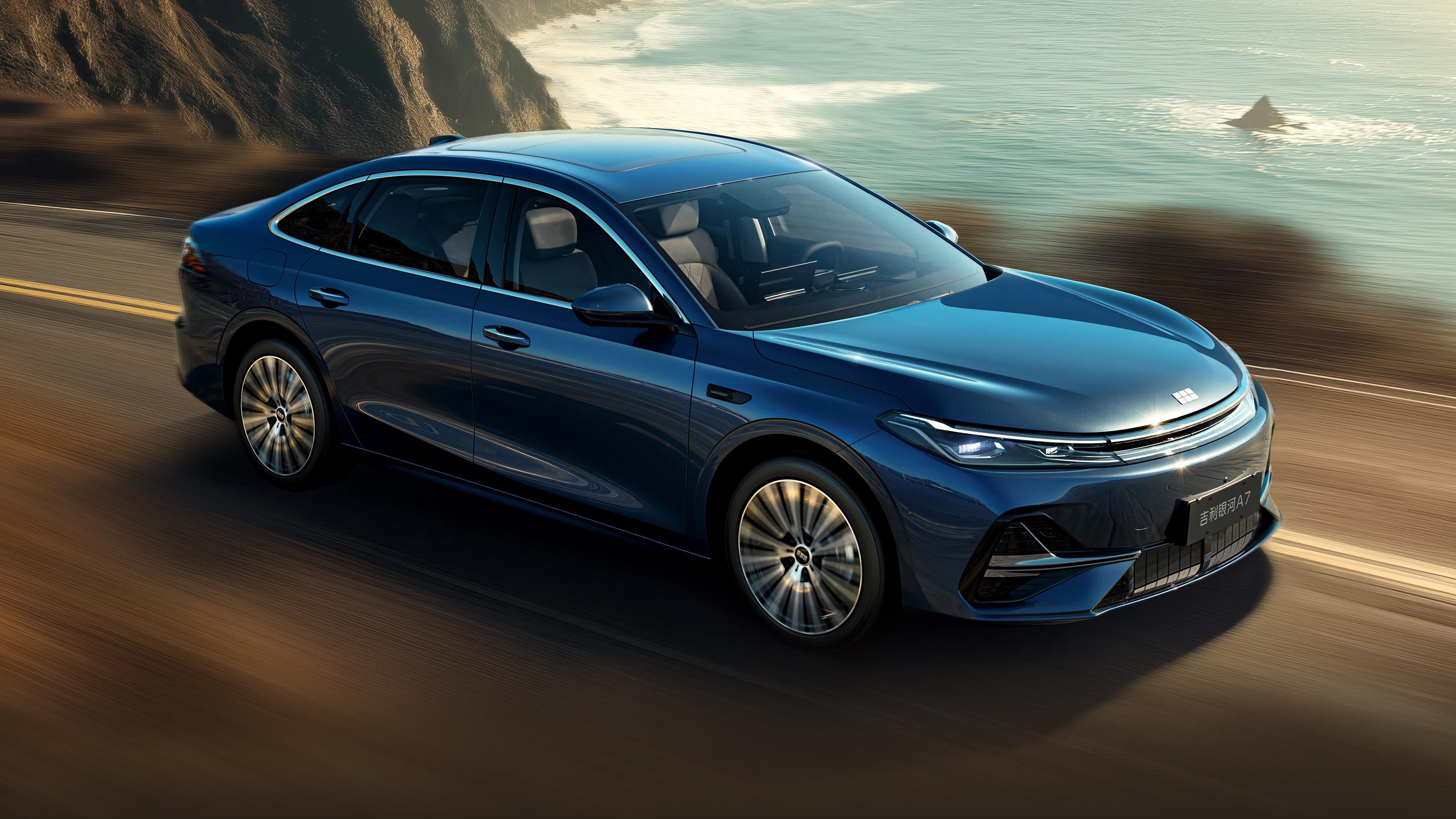 Названы цены на седан Geely с запасом хода 2150 километров