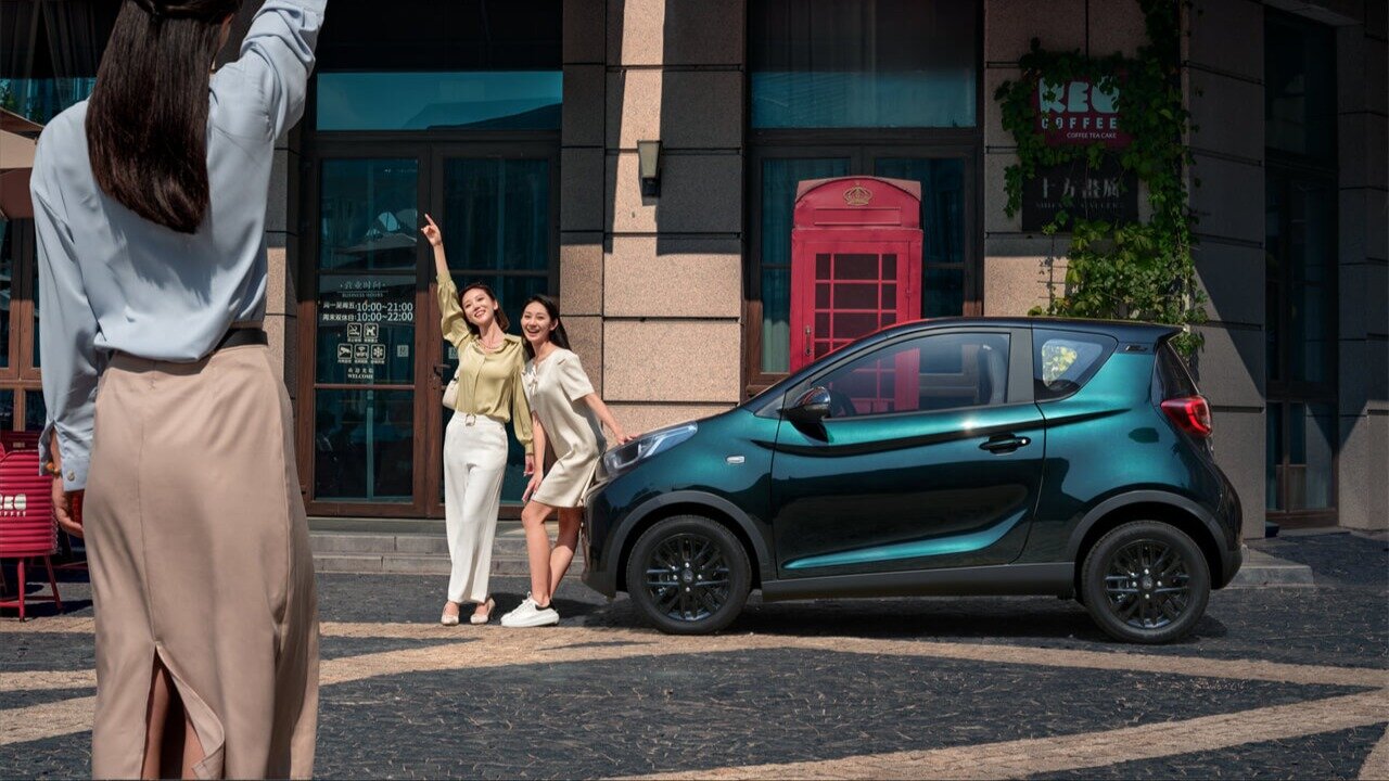Марка Chery показала электрокары eQ1 и eQ7 российским дилерам