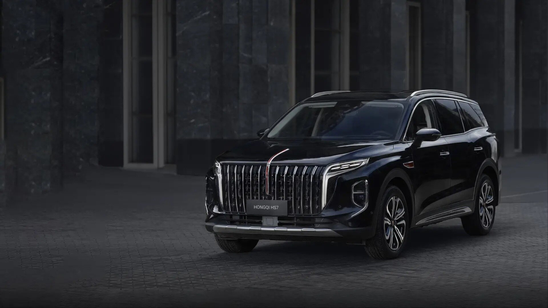 Hongqi готовит для России две новые версии кроссовера HS7 — переднеприводную и подзаряжаемый гибрид