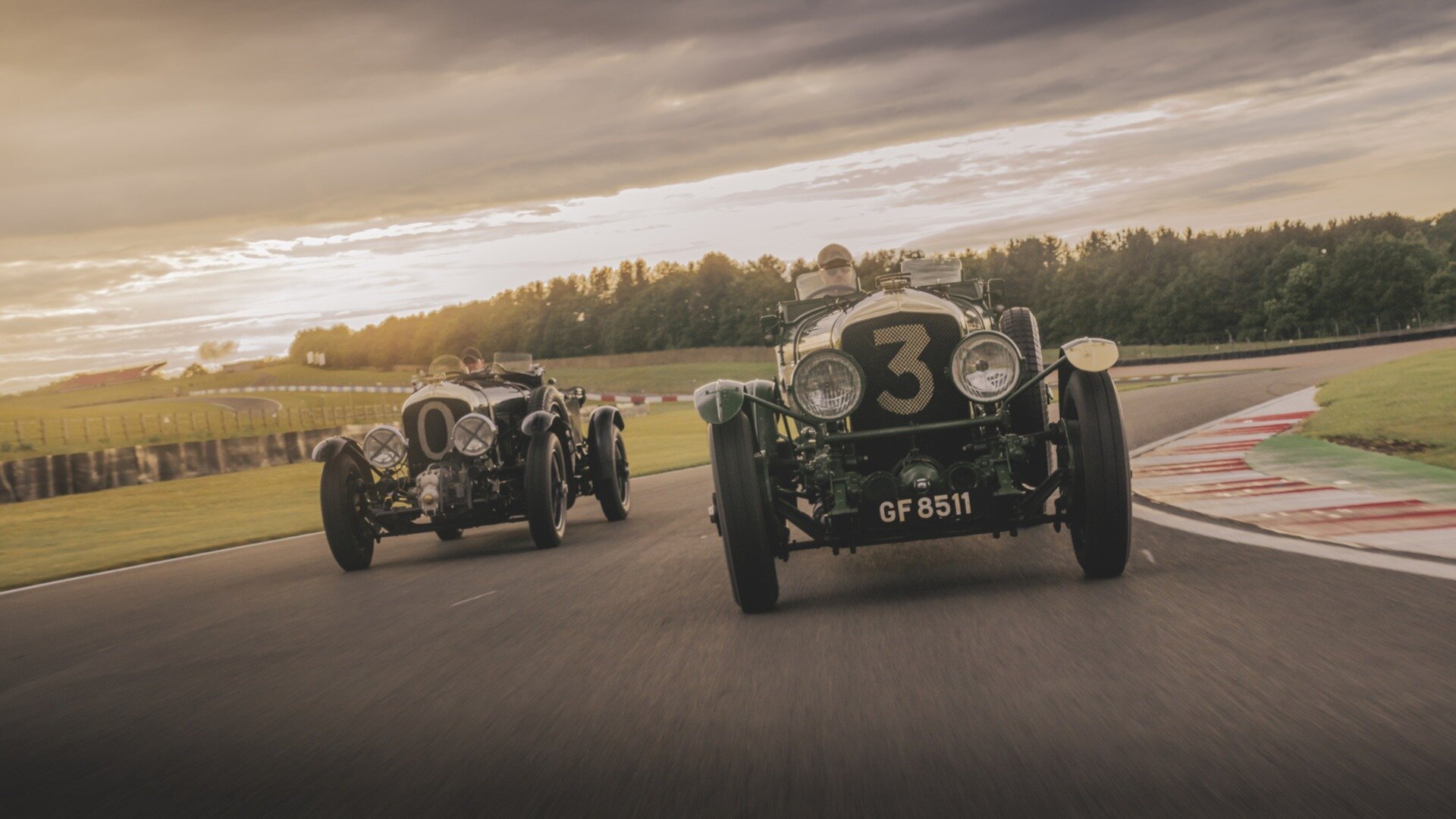 Bentley выпустит 12 реплик гоночной модели конца 1920-х