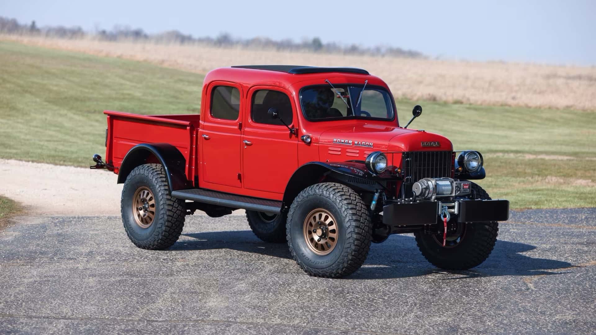 Рестомод Dodge Power Wagon рассчитывают продать на аукционе за 450 000 долларов