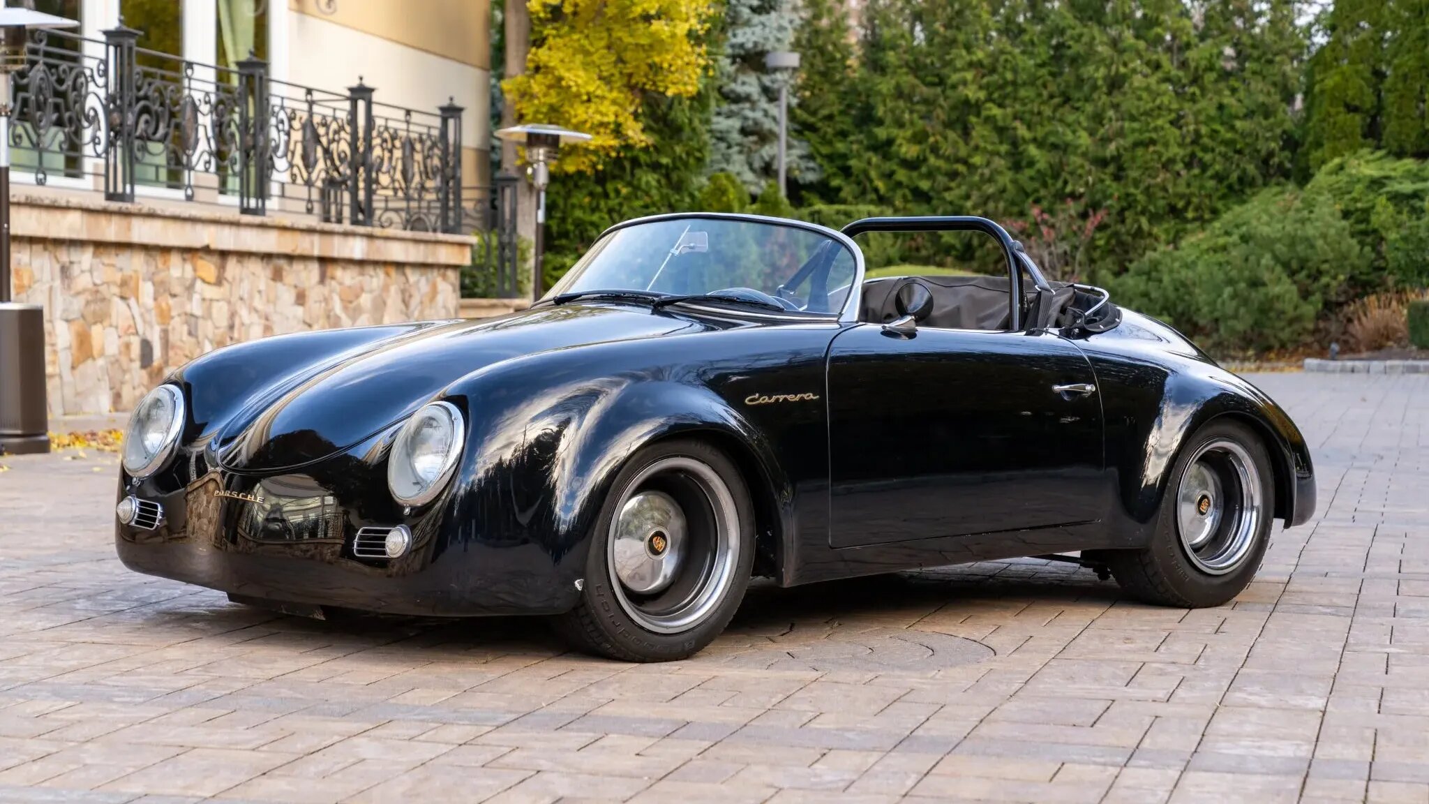 Уникальный Porsche 356, принадлежавший знаменитому музыканту, выставили на торги