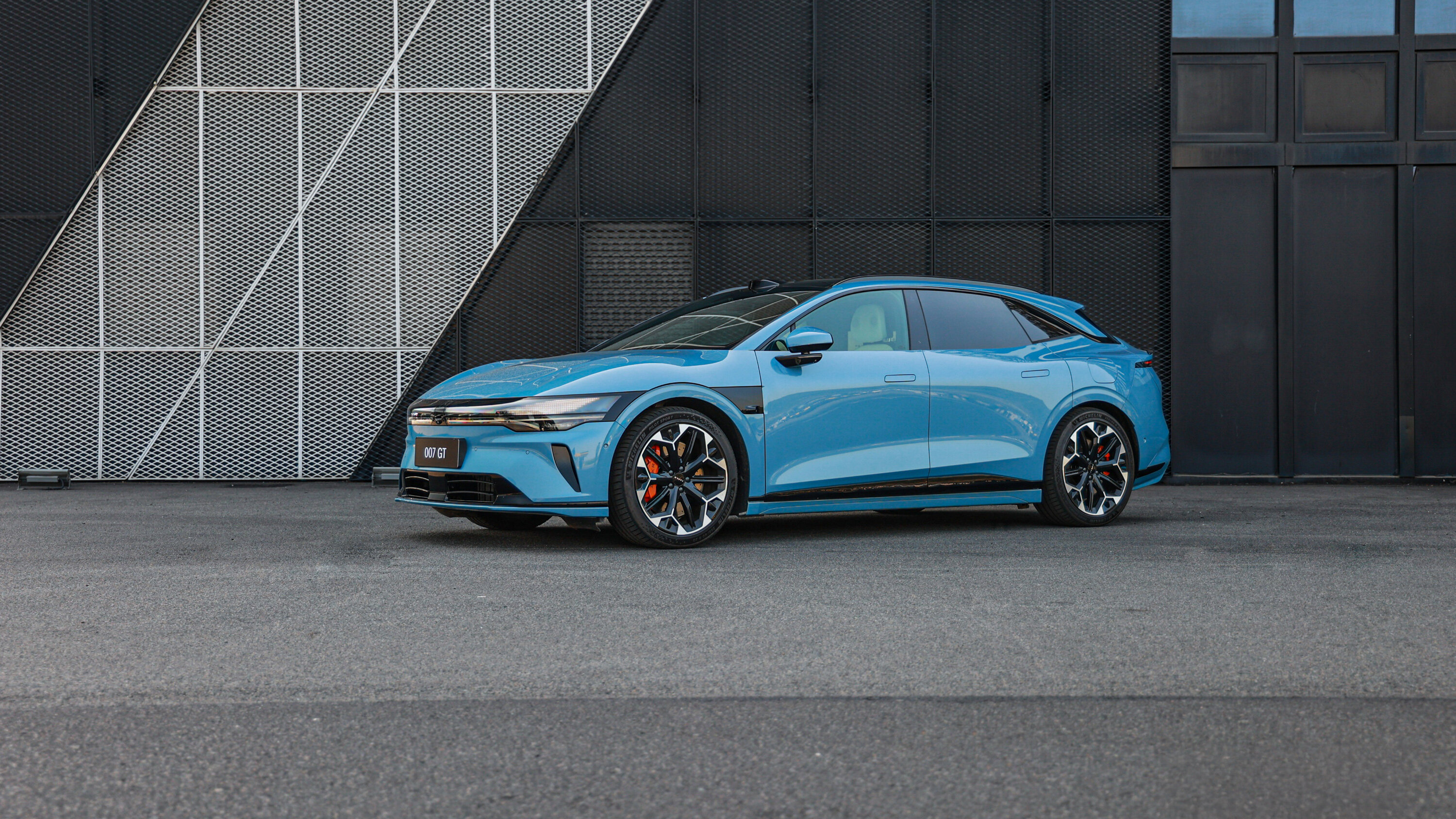 Первый тест Zeekr 007 GT: самое главное о практичной «спортэлектричке»