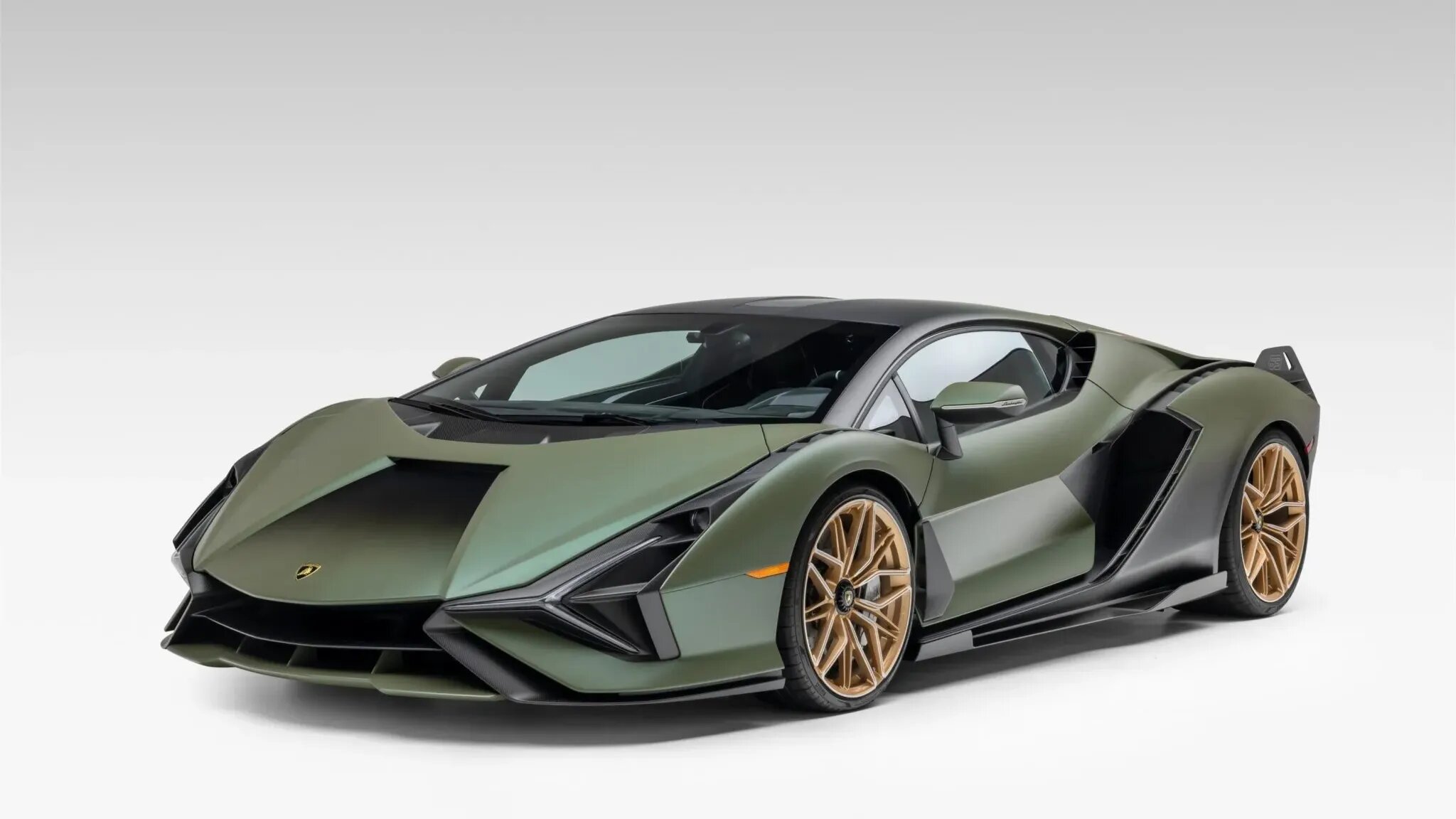 С молотка уйдёт редчайший суперкар Lamborghini Sian, который проехал всего 100 километров