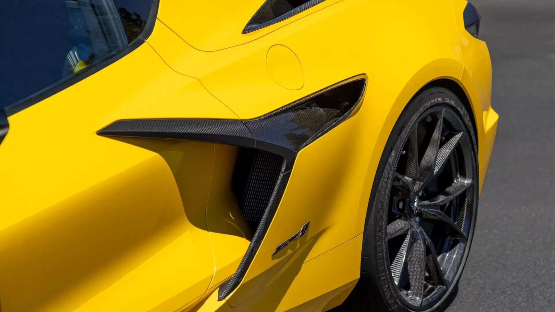 Концерн GM остановил продажи Chevrolet Corvette из-за опасности пожара
