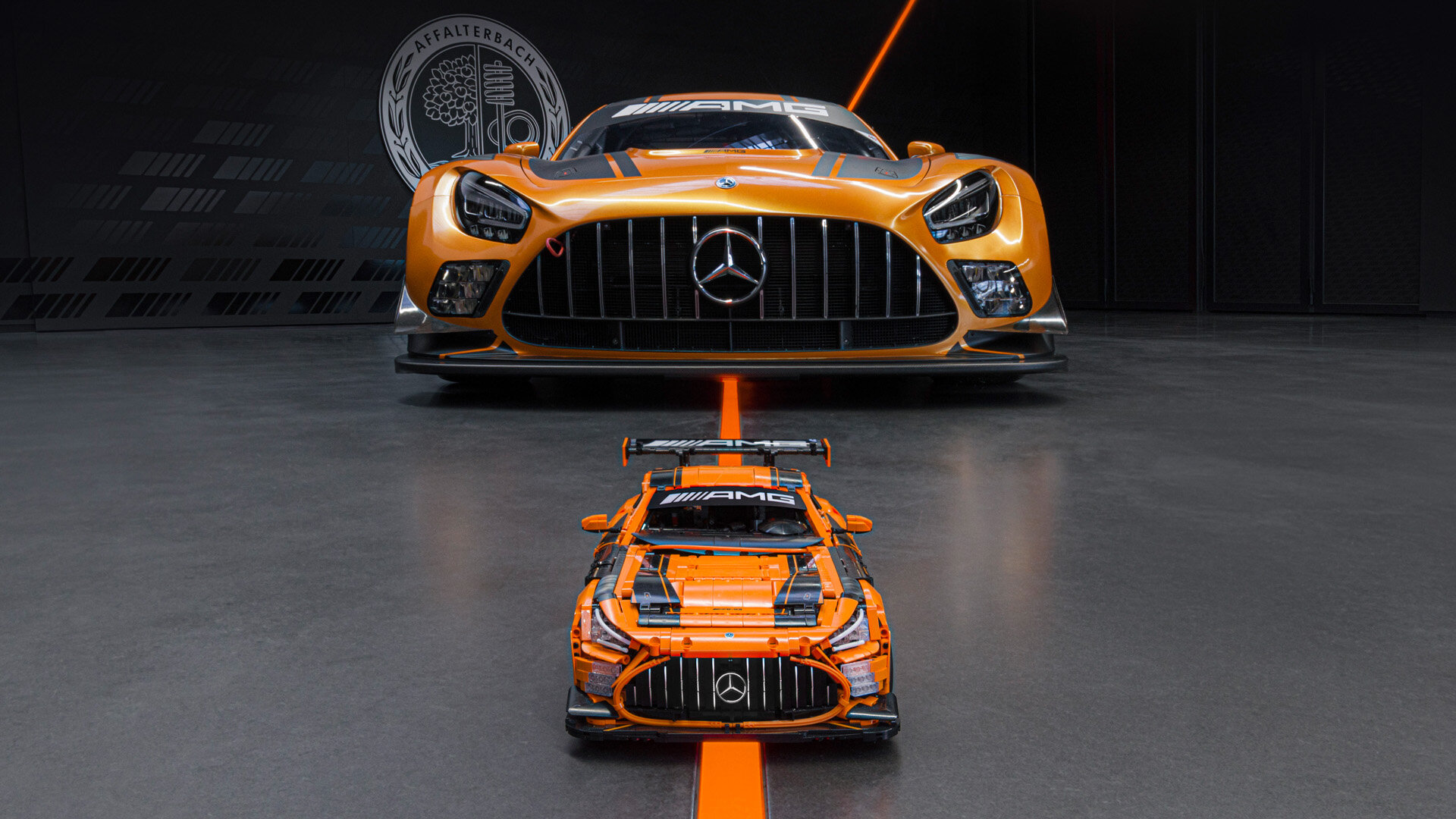 Гоночный Mercedes-AMG GT3 стал конструктором с пневмоподъёмником