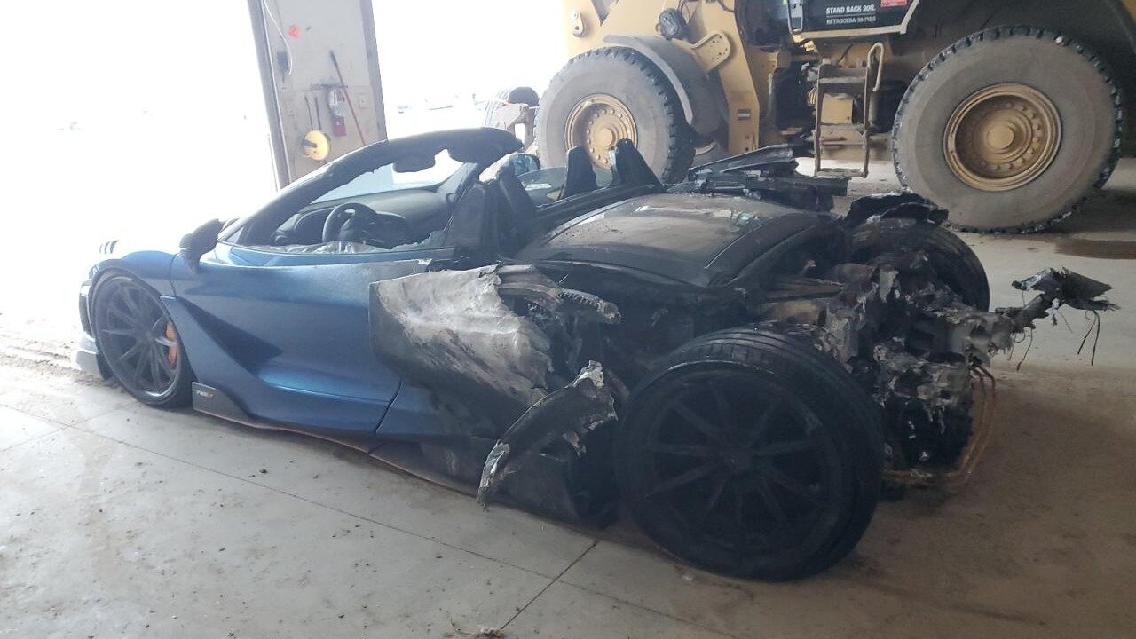 Редкий McLaren оценили дешевле Lada Granta: он наполовину сгорел
