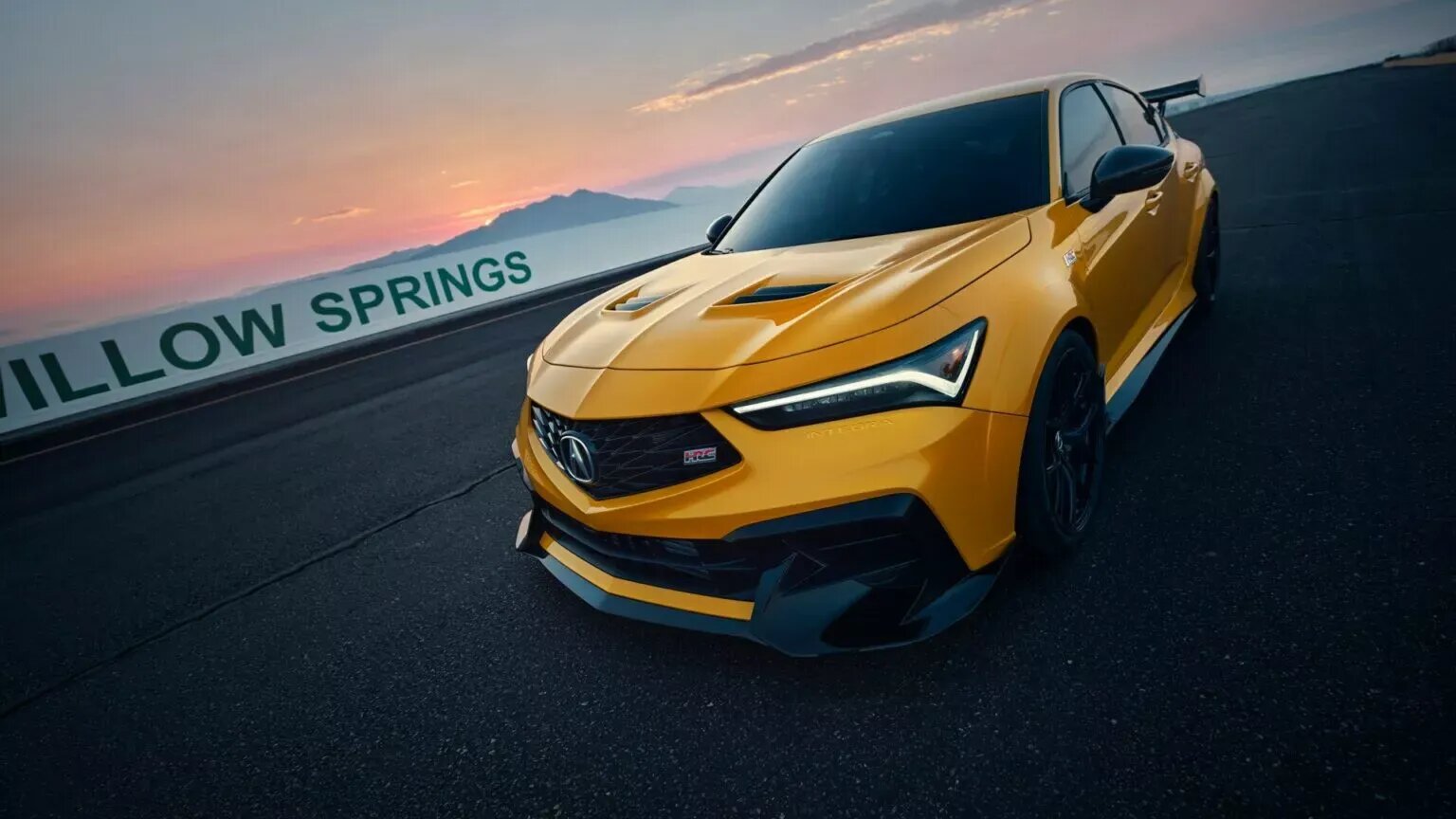 Acura Integra Type S получила заводской тюнинг от Honda Racing Corporation