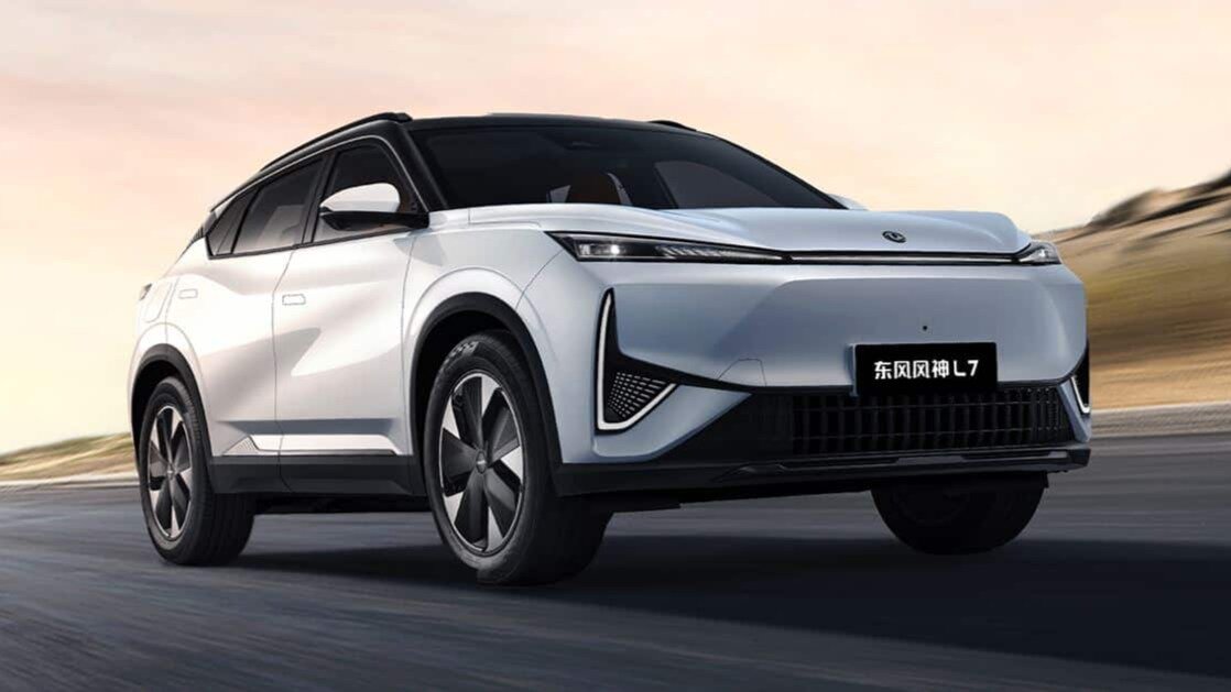 Dongfeng вывел на китайский рынок подзаряжаемый гибридный кроссовер Aeolus L7 за 2 миллиона рублей