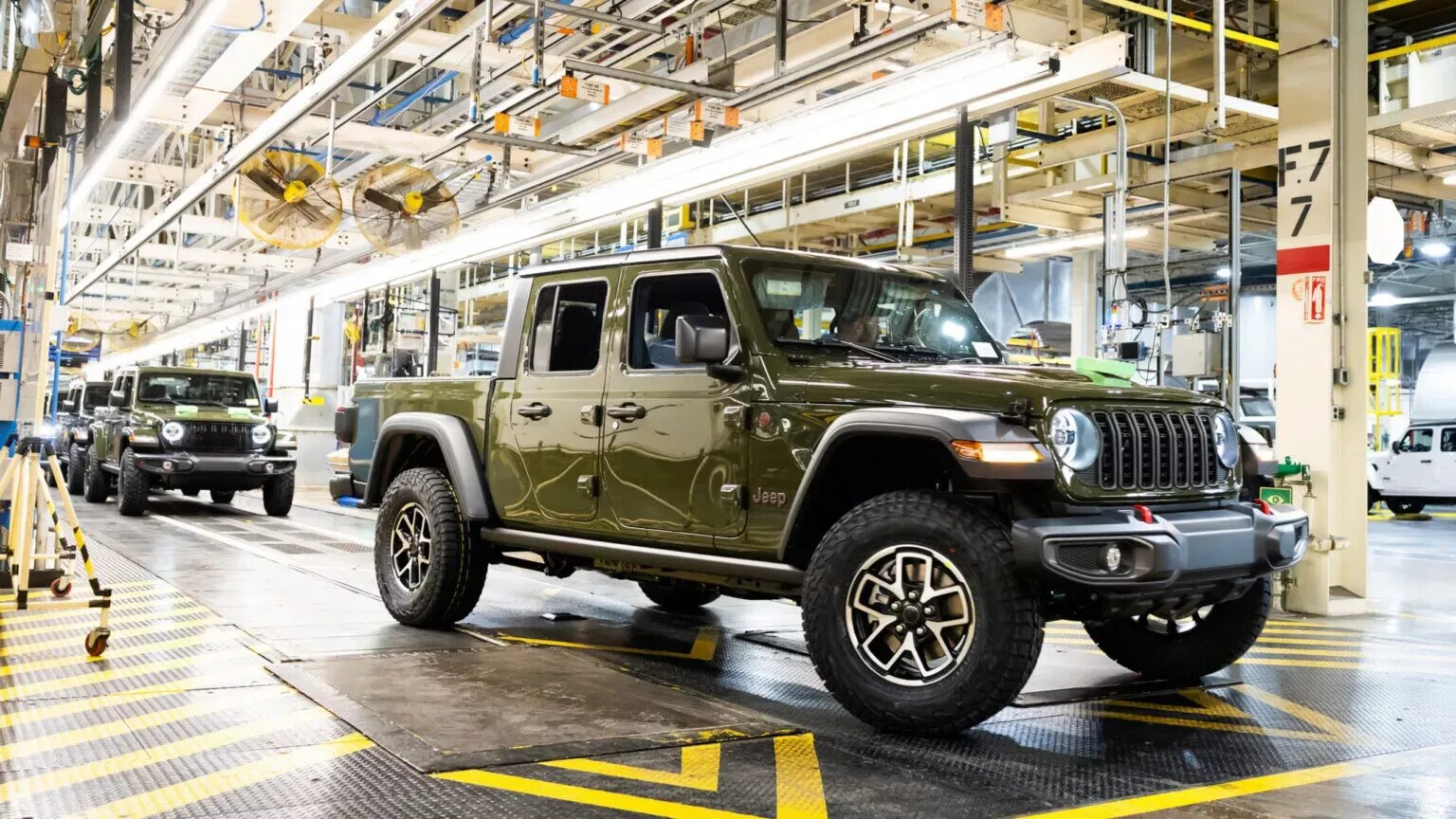 Концерн Stellantis уволит более 1100 работников завода Jeep в США