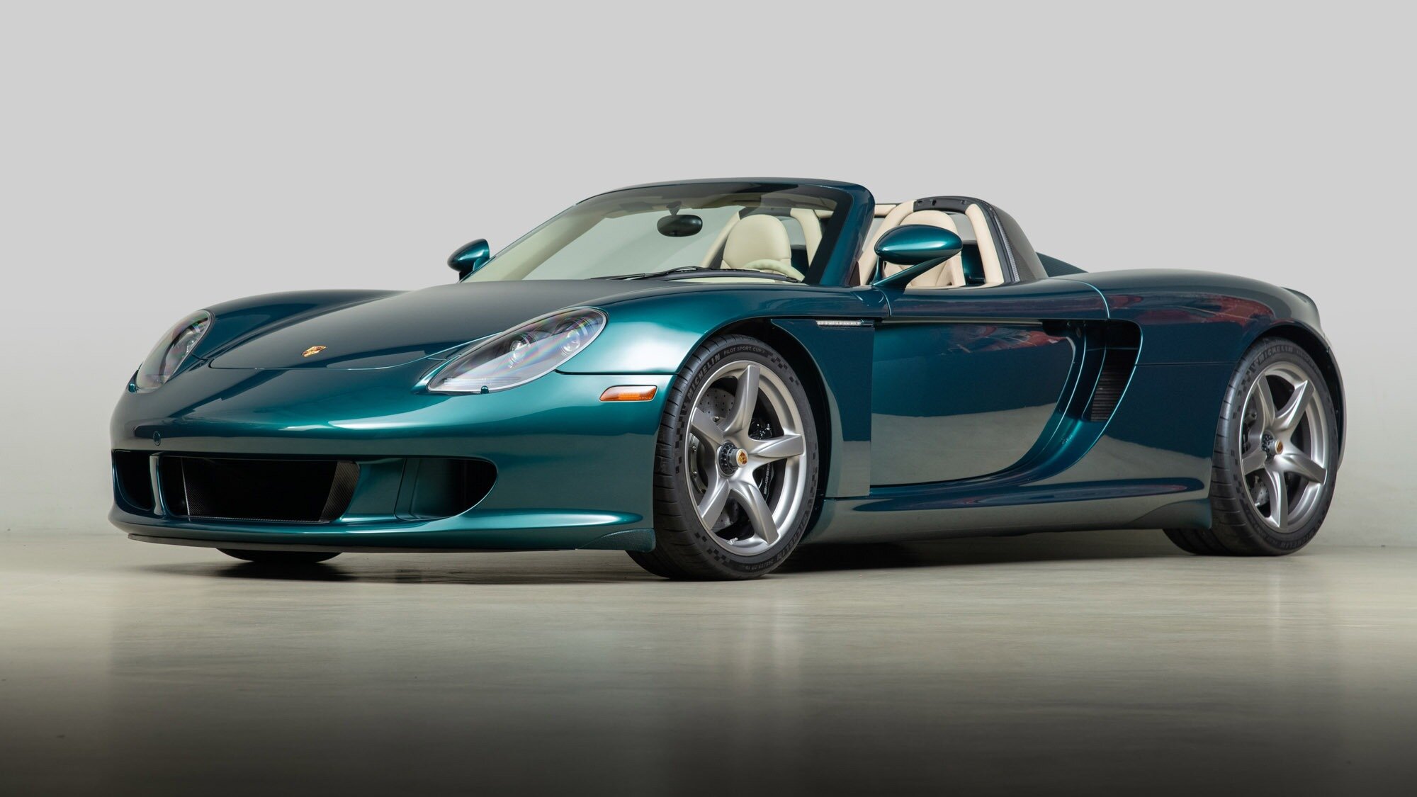 Тюнеры предложили пакет доработок для культового Porsche Carrera GT