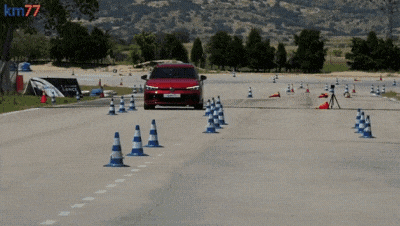 Новый Volkswagen Passat прошёл «лосиный тест» лучше, чем BMW i5