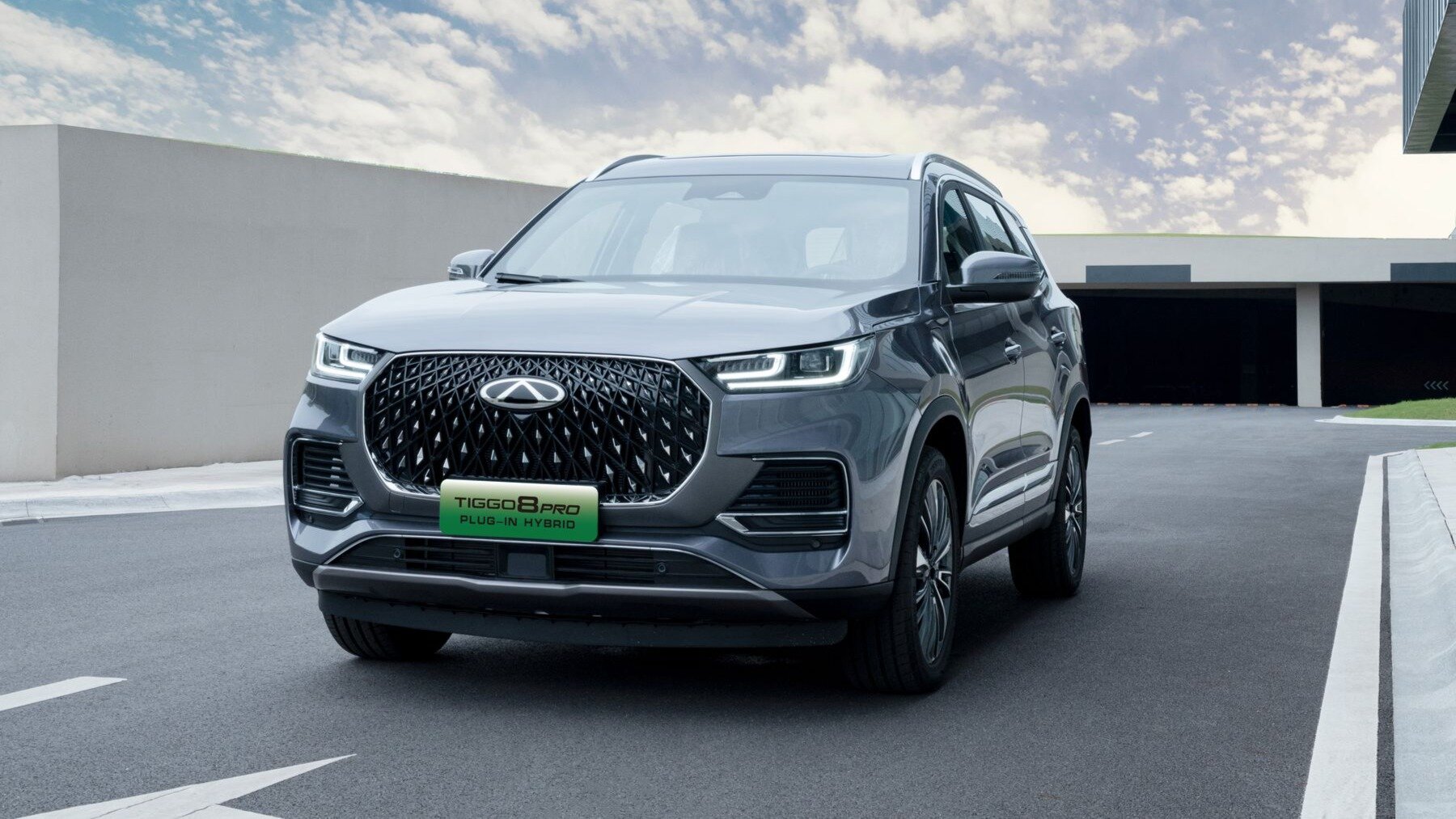 Chery рассекретила обновлённый гибрид Tiggo 8 Pro для России