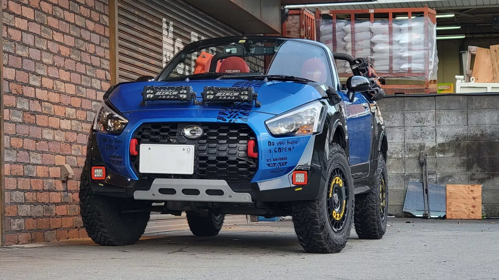 Старый микрородстер Daihatsu Copen превратили во внедорожник и продают по цене нового