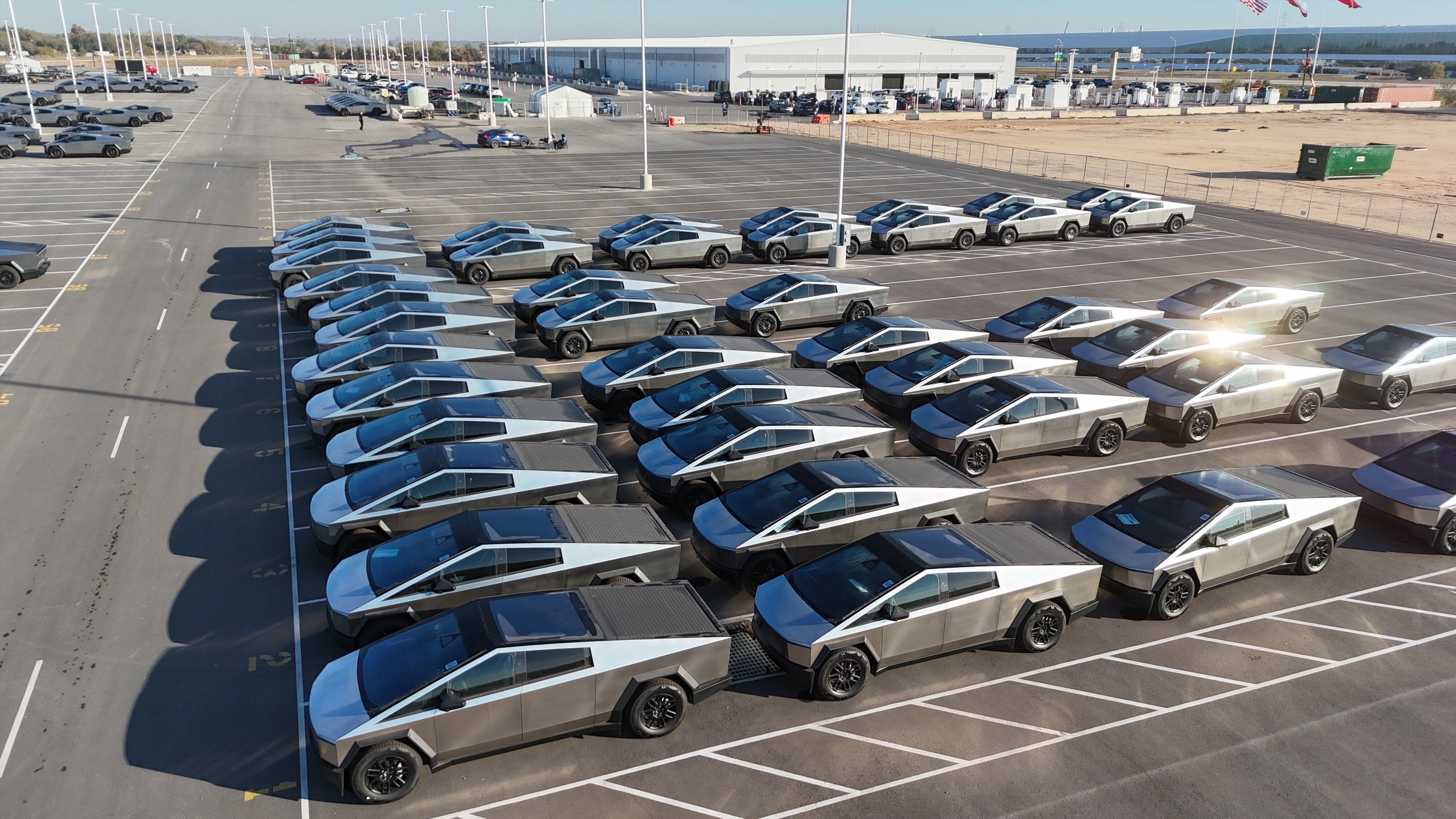 Tesla приостановила производство пикапа Cybertruck