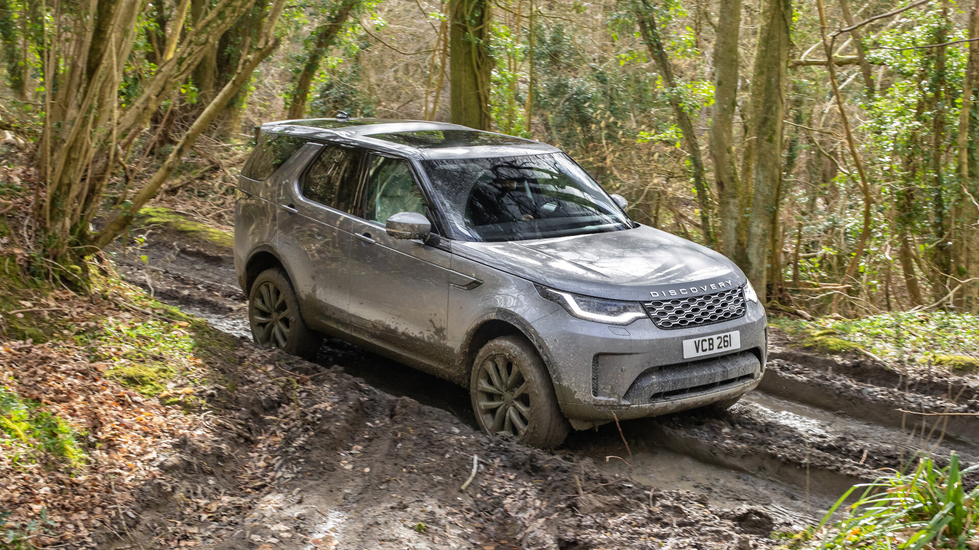 Land Rover Discovery получит черты минивэна, чтобы отличаться от Defender