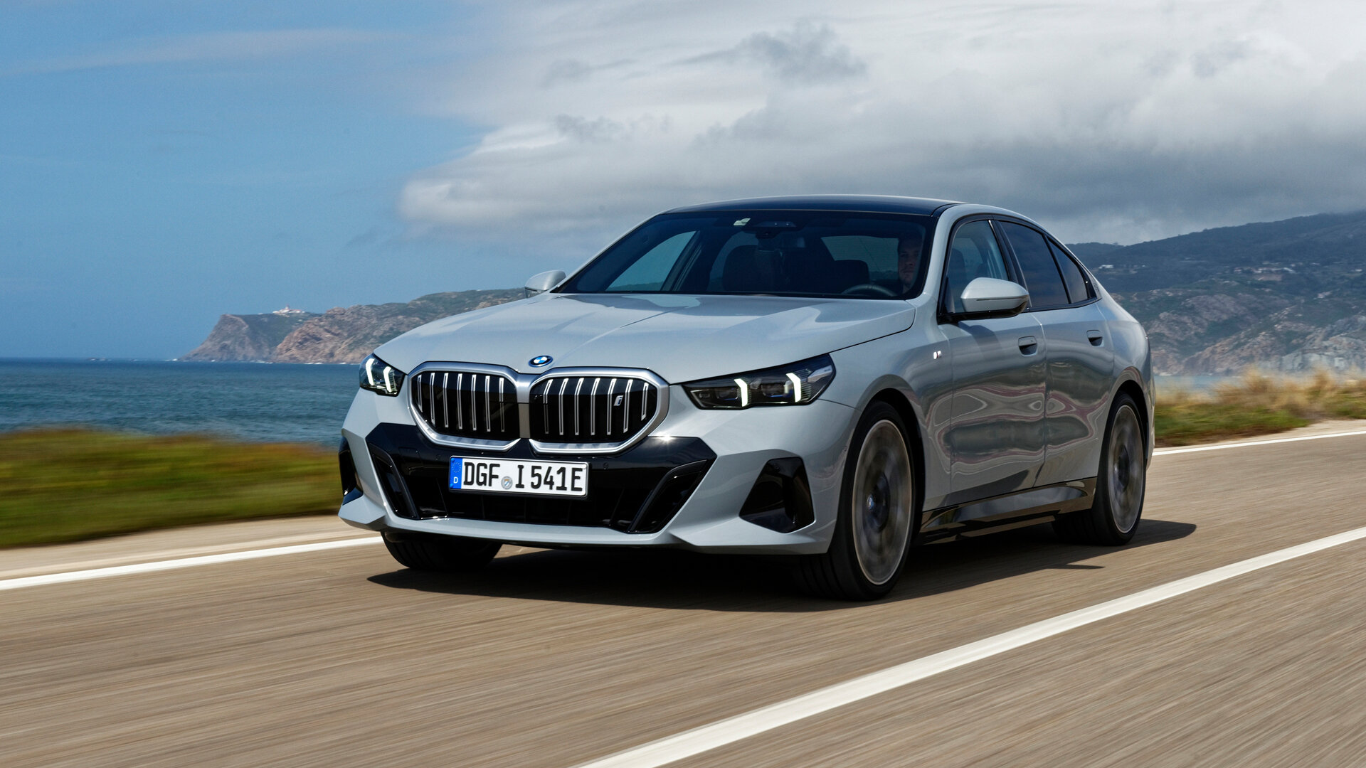 Электрокары BMW iX2 и i5 получили новые двигатели