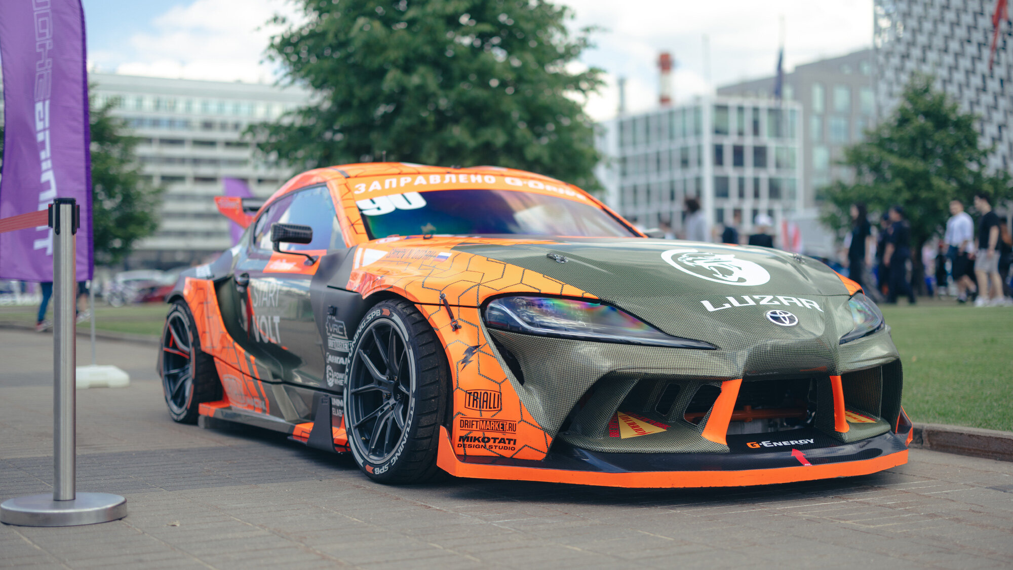 Корч, корч и ещё раз корч: как прошло столичное Tuningshow-2024. Фотопост