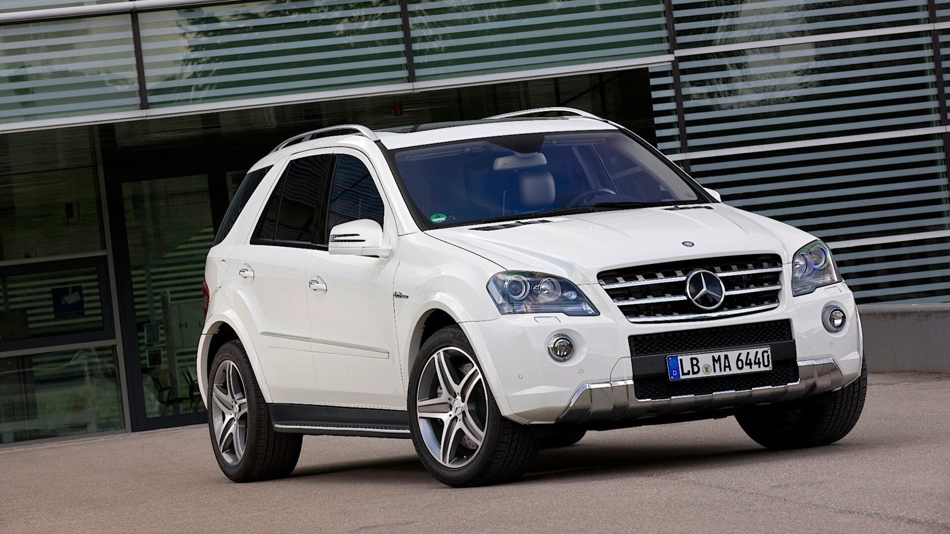 Mercedes-Benz отзывает миллион машин по всему миру