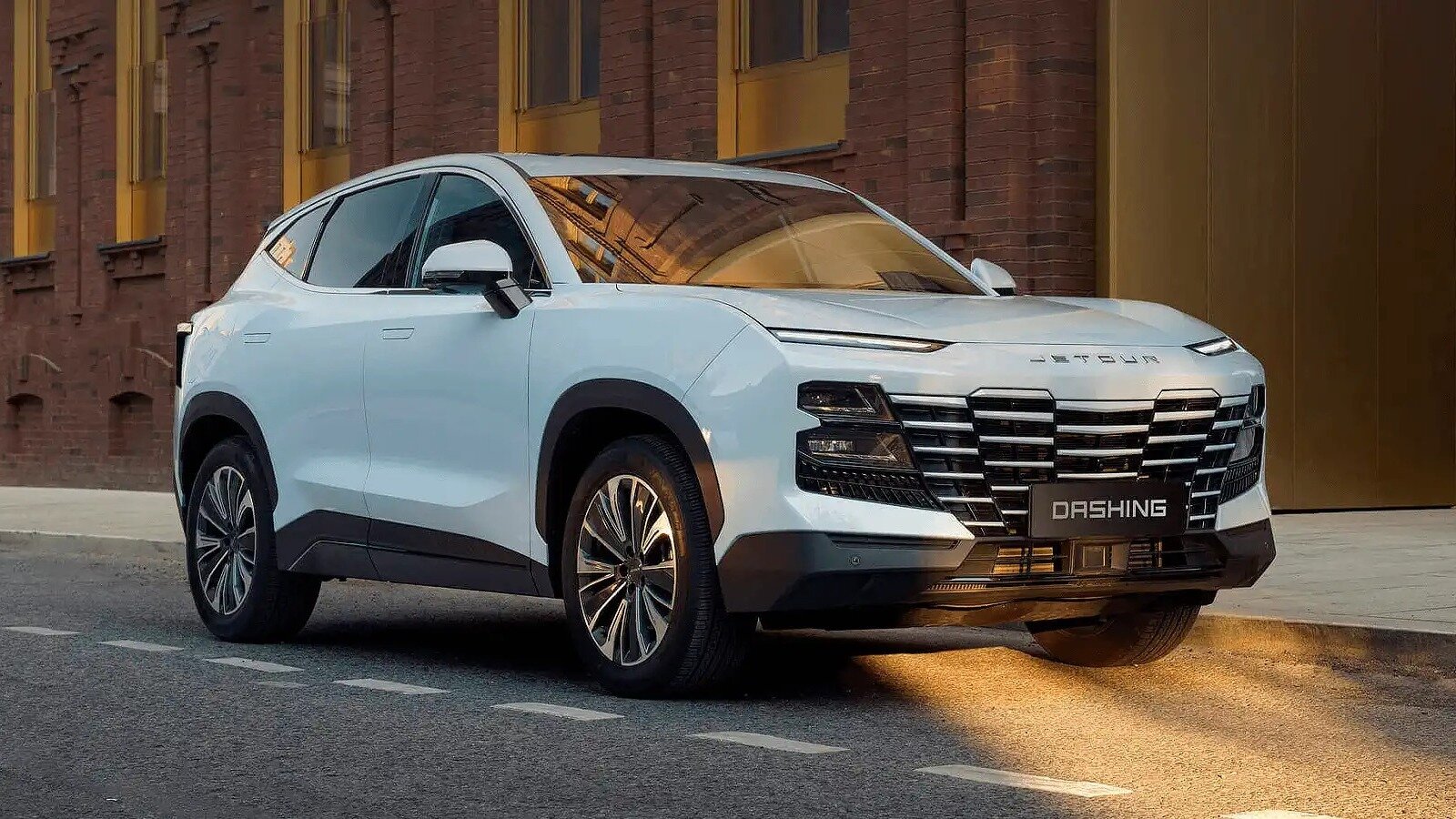 Сокращение комплектаций Jetour Dashing в России привело к резкому росту стартовой цены