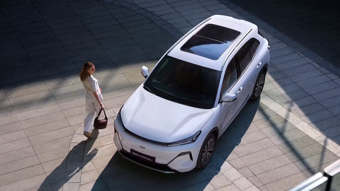 Гибридный кроссовер Geely, который продаётся в России, будут собирать в Казахстане
