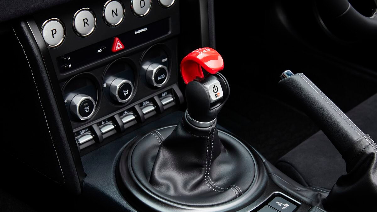 Toyota готовит фейковую механическую коробку передач для электрокаров