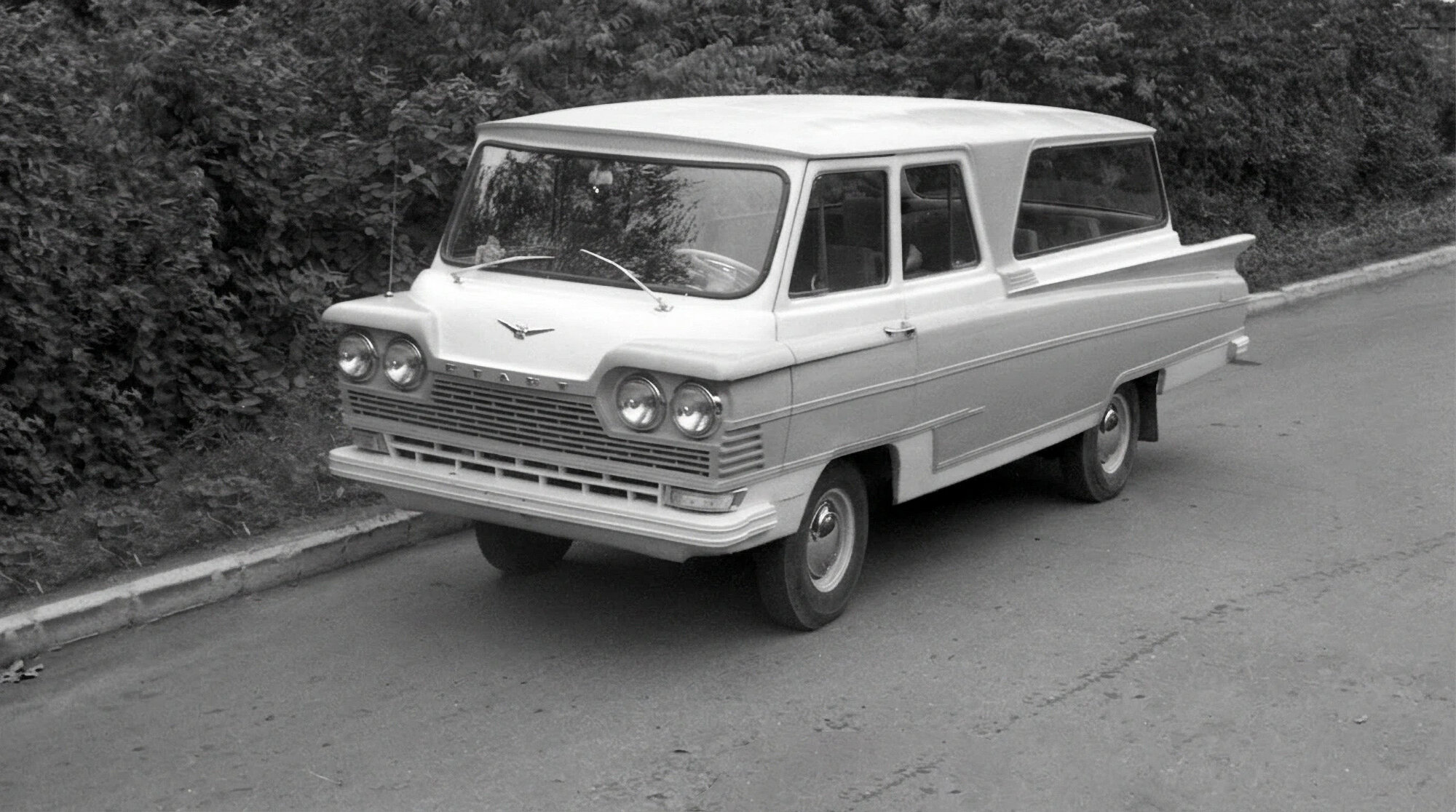 Космический автобус, который выпускали четыре завода: история редкого вэна «Старт»